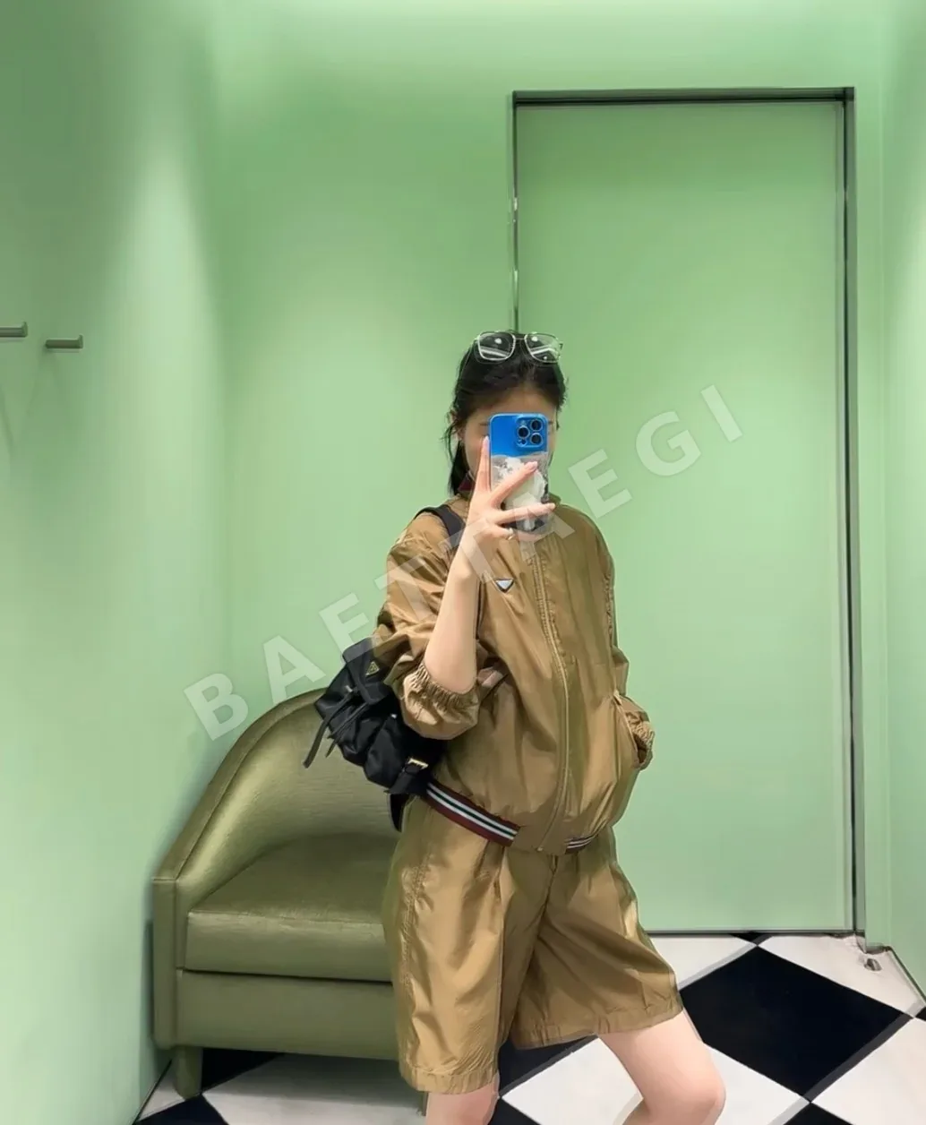 미우미우 카키 워크웨어 재킷 세트 상세 이미지 3