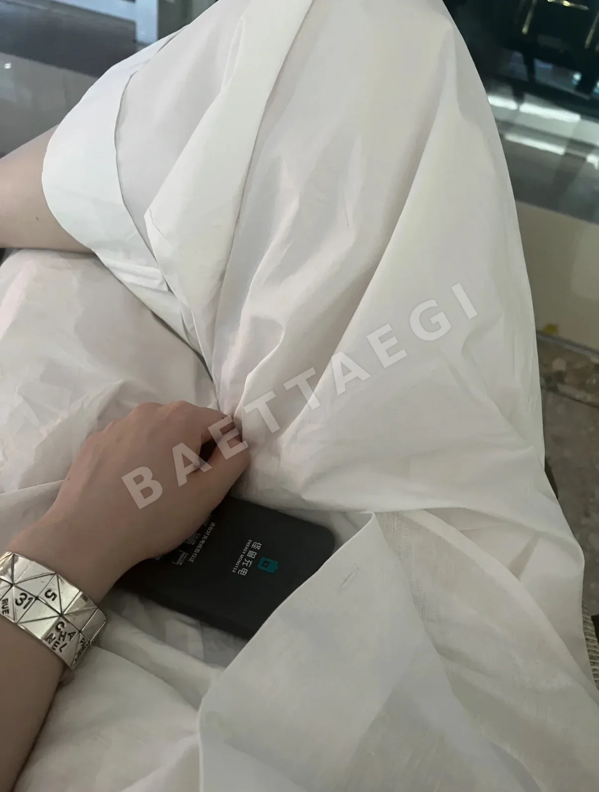 샤넬 빈티지 실버 오픈 클로버 팔찌 상세 이미지 4