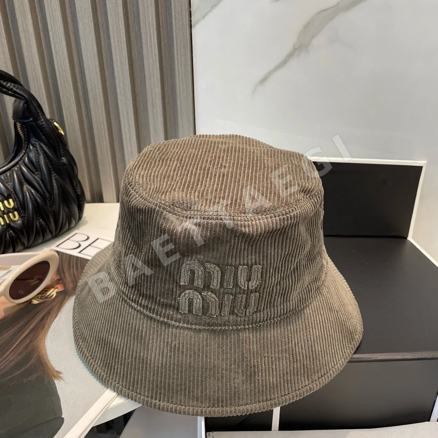 미우미우 모자 81327 Miu Miu Cap 상세 이미지 5