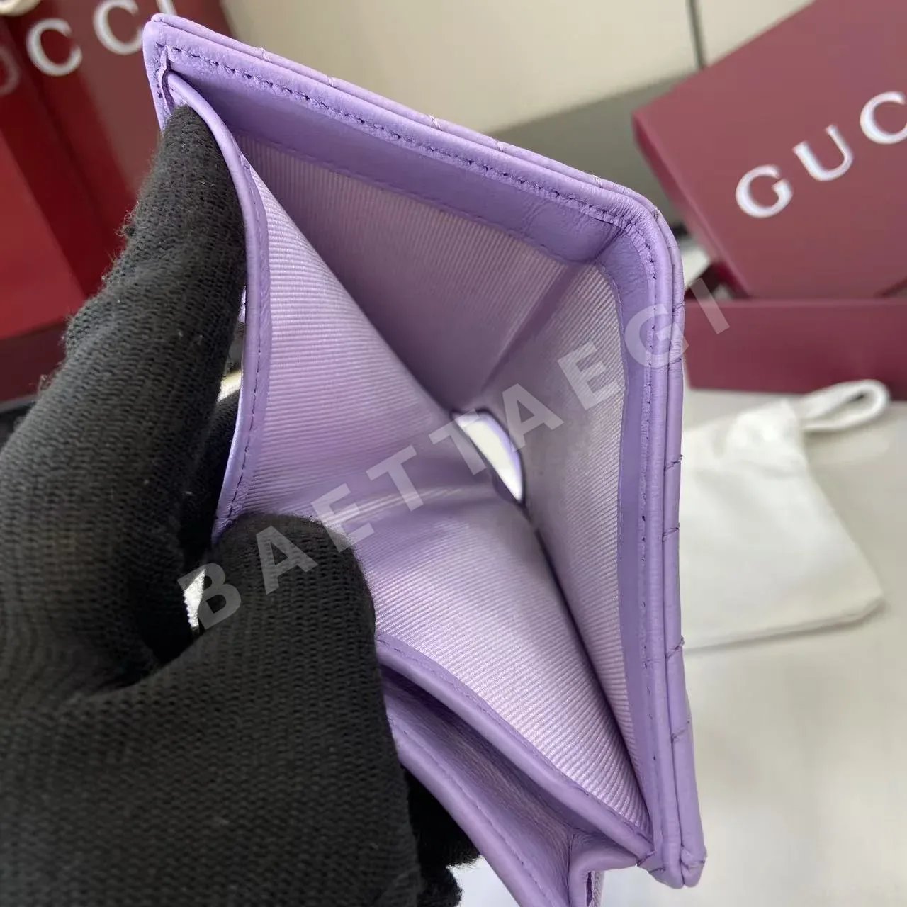 구찌 GG 마몬트 퀼팅 램스킨 지갑 상세 이미지 9