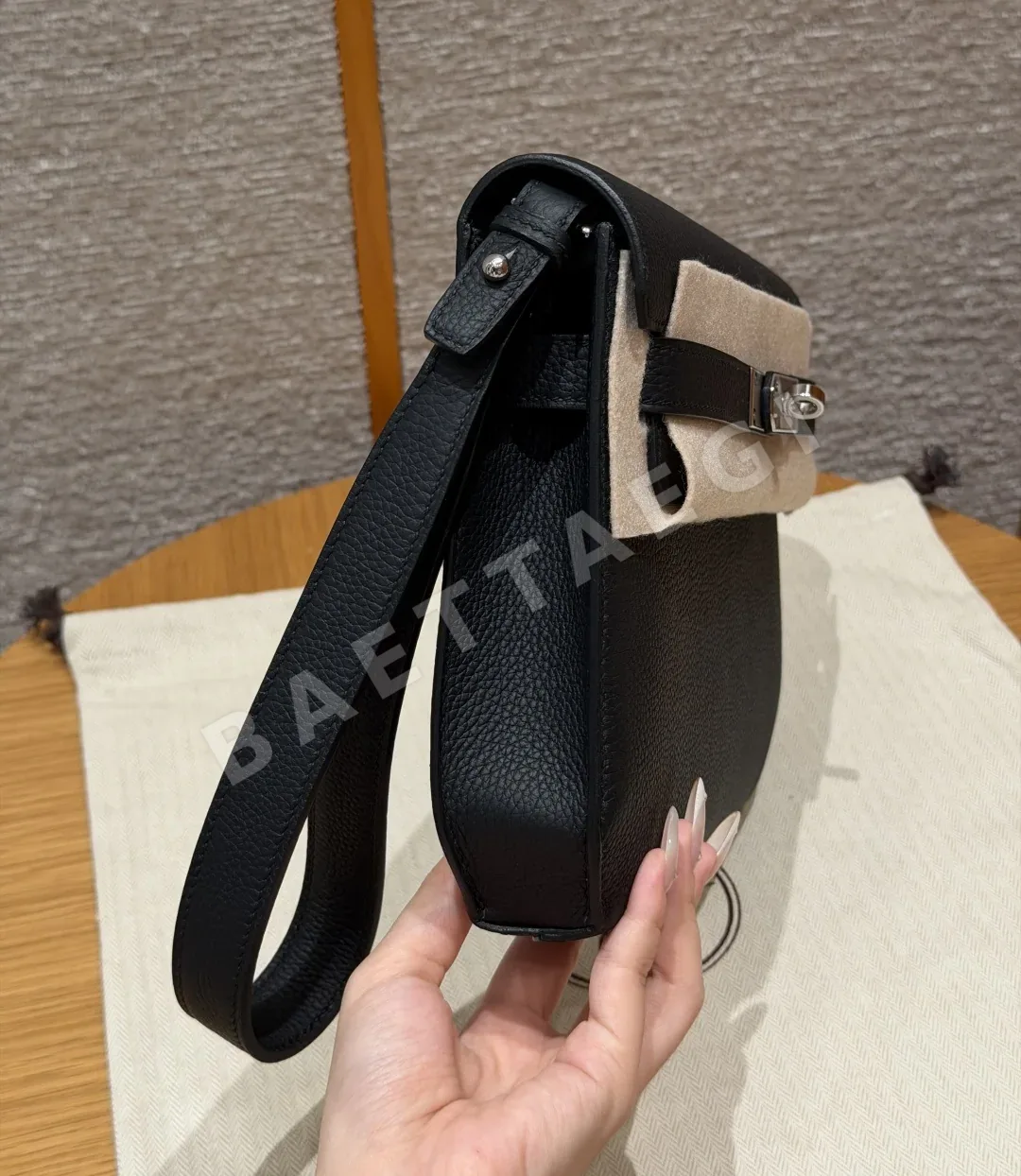 에르메스 켈리 데페슈 남성 클러치백 상세 이미지 3
