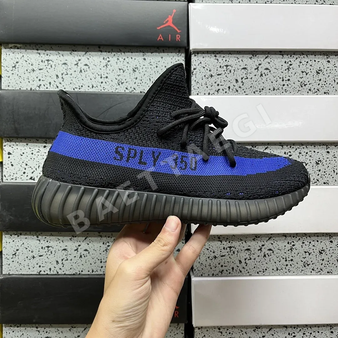 아디다스 [XQ] 이지 부스트 350 V2 GY7164 200796 Adidas Yeezy Boost 350 V2 Dazzling Blue 상세 이미지 2