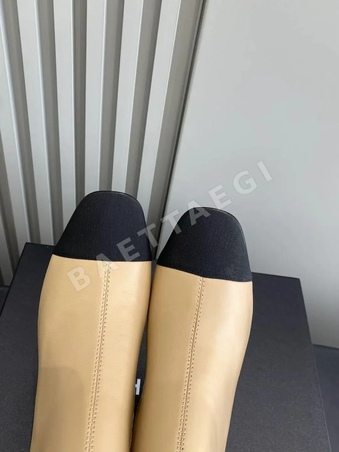샤넬 청키힐 양가죽 앵클부츠 상세 이미지 4