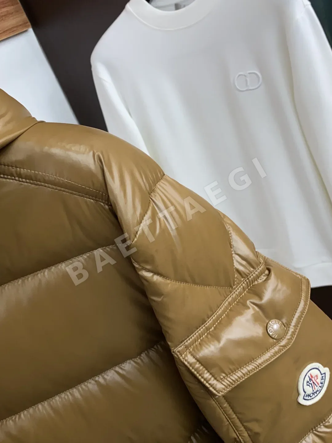 몽클레르 마야(Moncler Maya) 후드 쇼트 다운 자켓 상세 이미지 4
