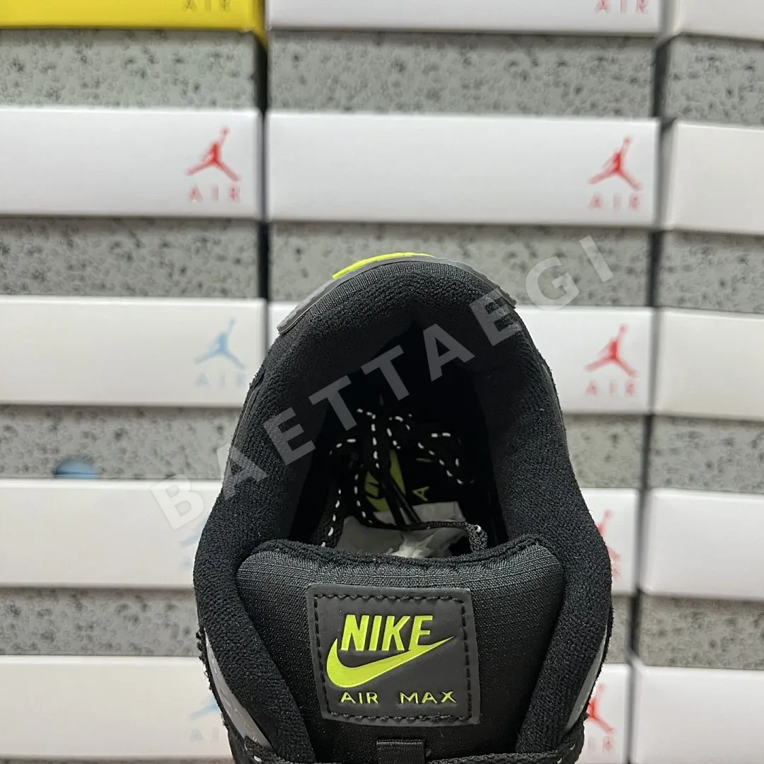 나이키 [XY] 에어 맥스 90 FQ2377-001 201051 Nike Air Max 90 Black Volt Cool Grey 상세 이미지 6