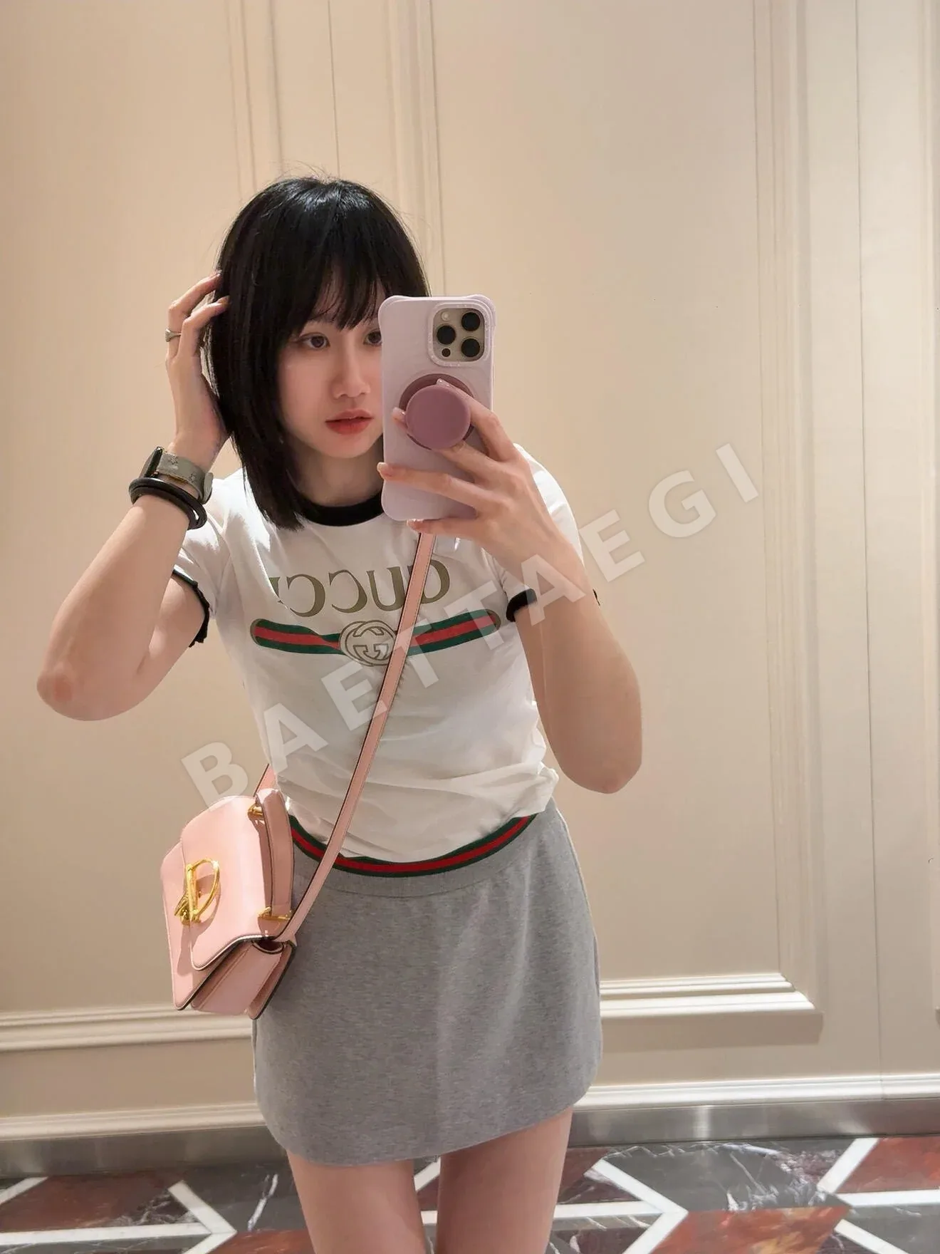 구찌 레터 프린트 프릴 반팔 티셔츠 상세 이미지 3