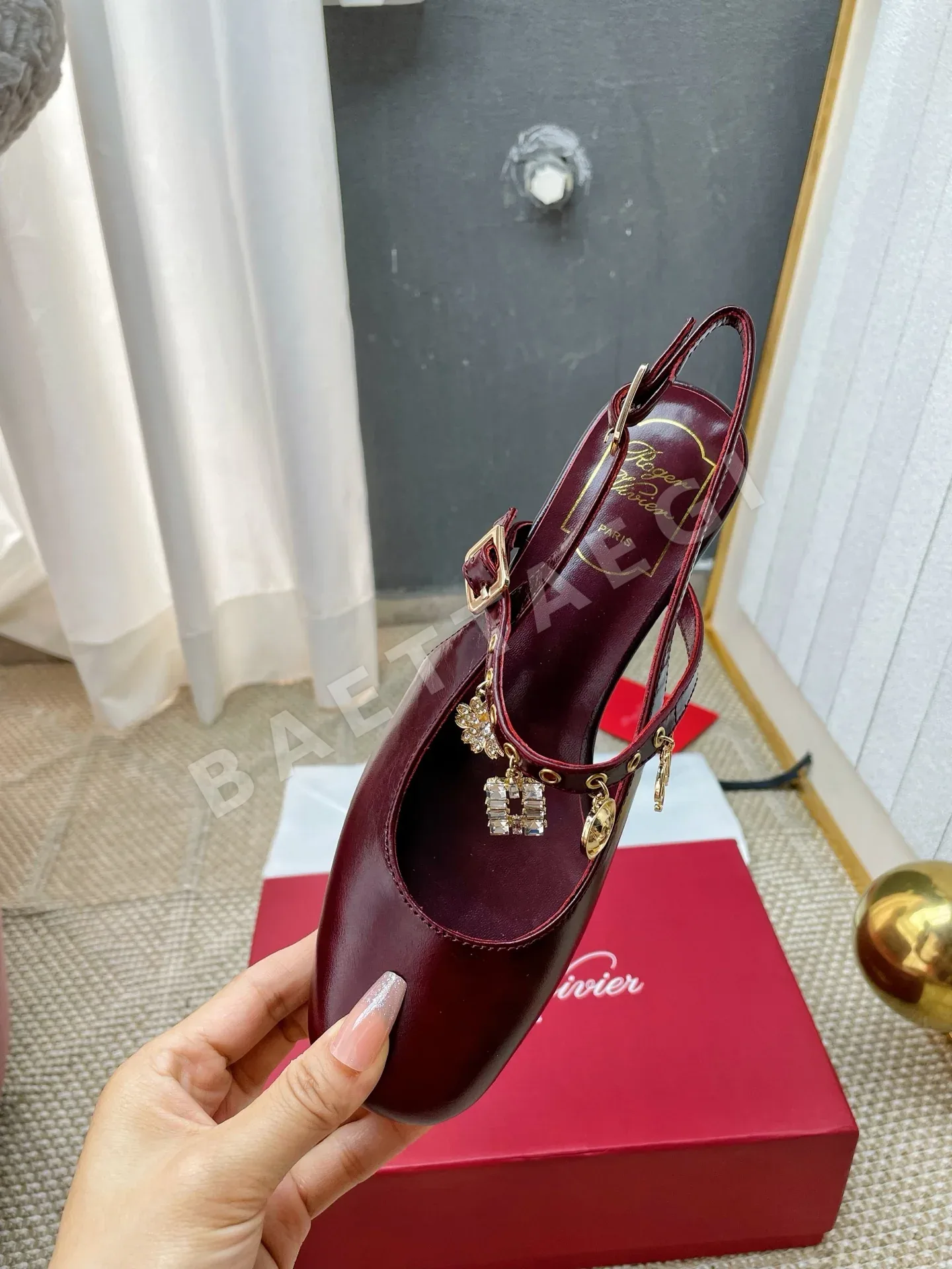 로저비비에 T 버클 메리제인 샌들 상세 이미지 6