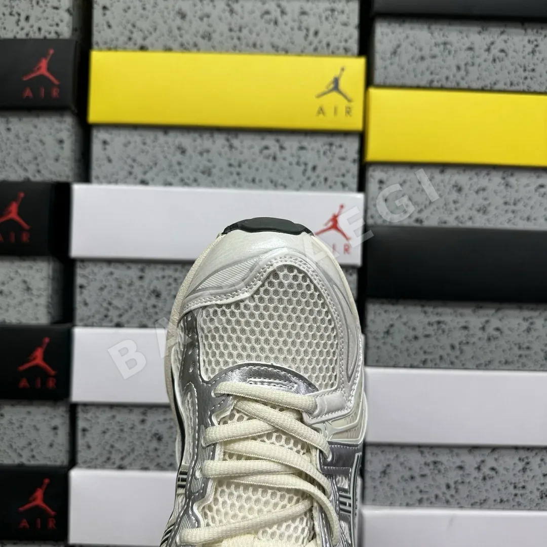 아식스 [LZ] 젤 카야노 14 1201A019-200 200563 Asics Gel-Kayano 14 Birch Dark Pewter 상세 이미지 2