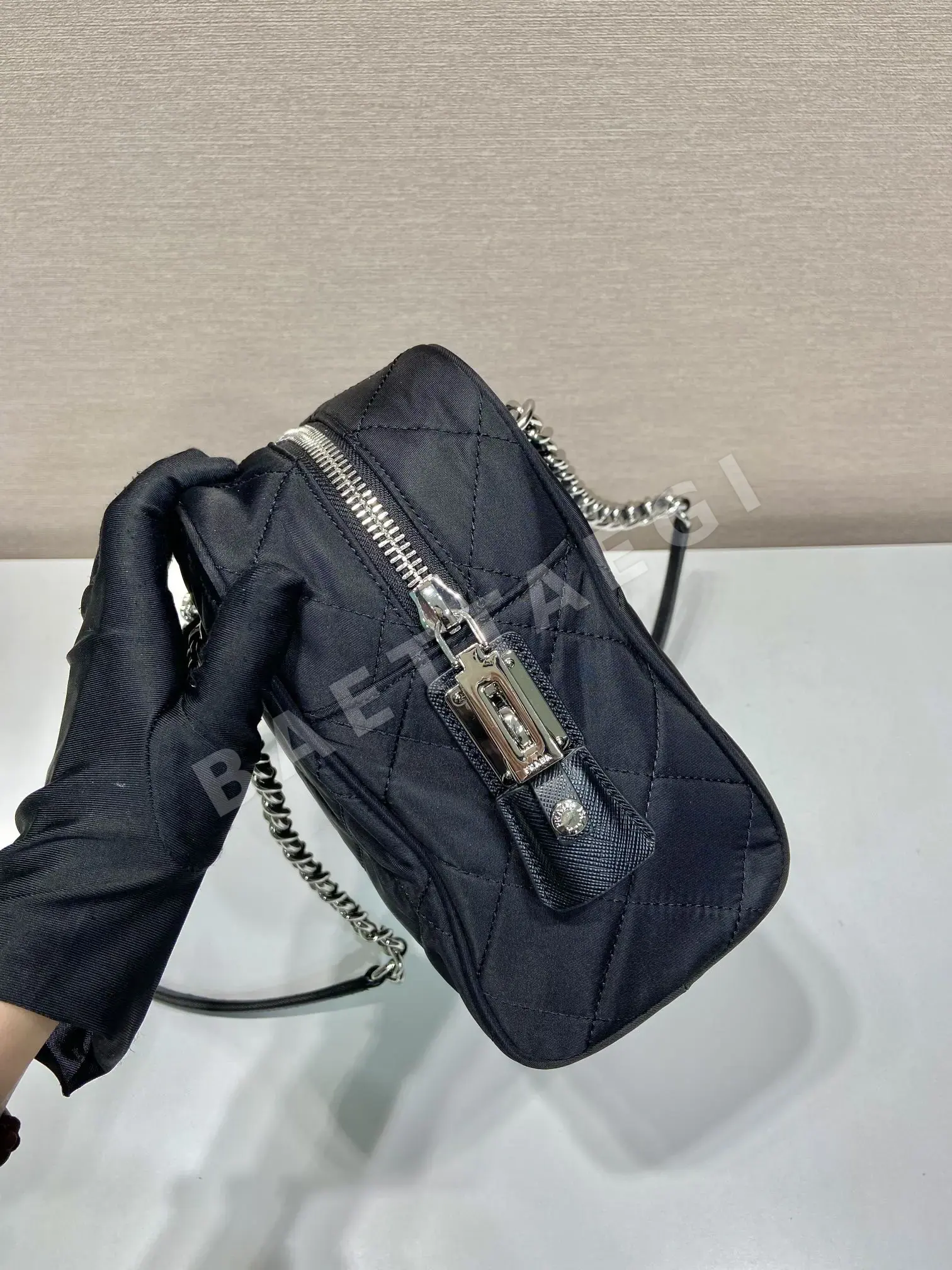 프라다 나일론 카메라백 1BD641 상세 이미지 7