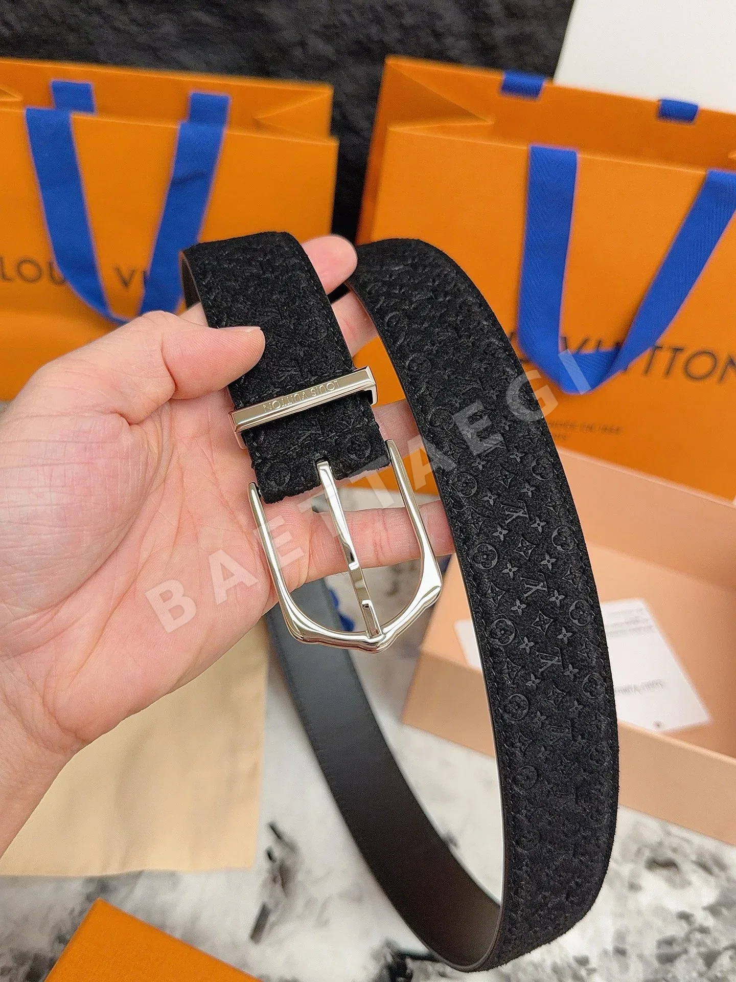 루이비통 LV 라이트 프로그 모노그램 스웨이드 벨트 상세 이미지 6