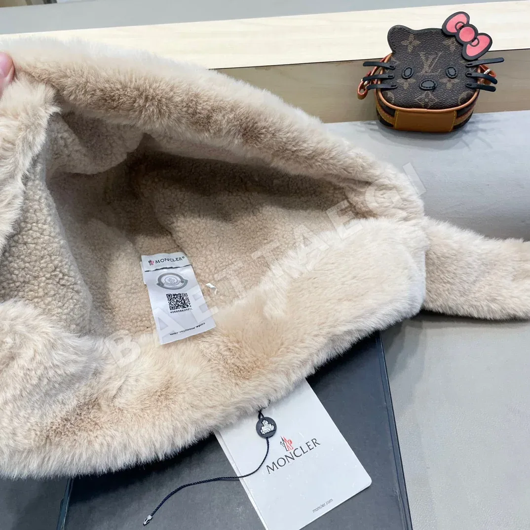 몽클레르 귀덮개 후드 여성용 모자 상세 이미지 9