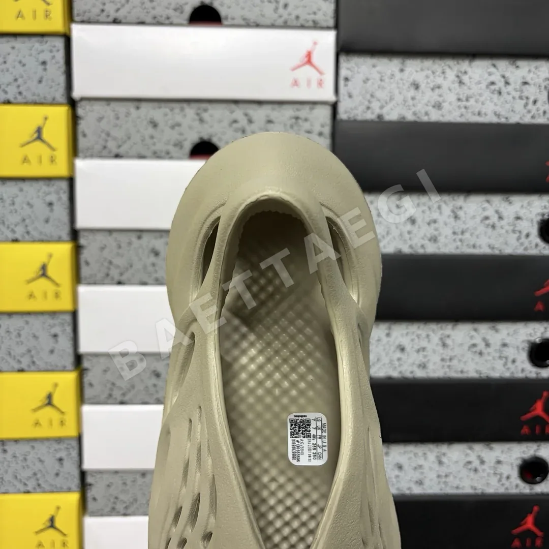 아디다스 [LW] 이지 폼 RNR GV6840 200651 Adidas Yeezy Foam RNR Stone Salt 상세 이미지 6