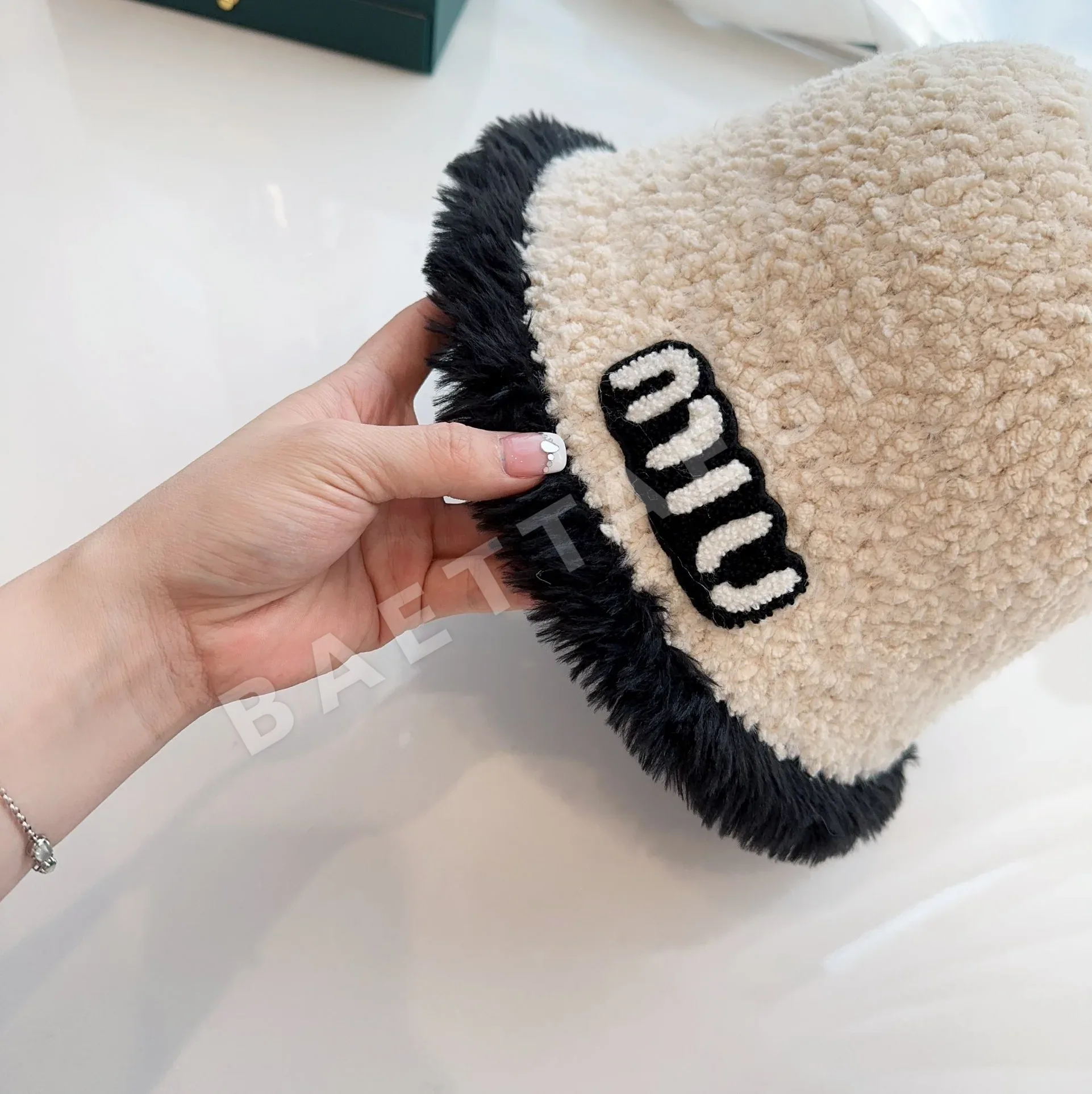 미우미우 모자 81139 Miu Miu Cap 상세 이미지 6