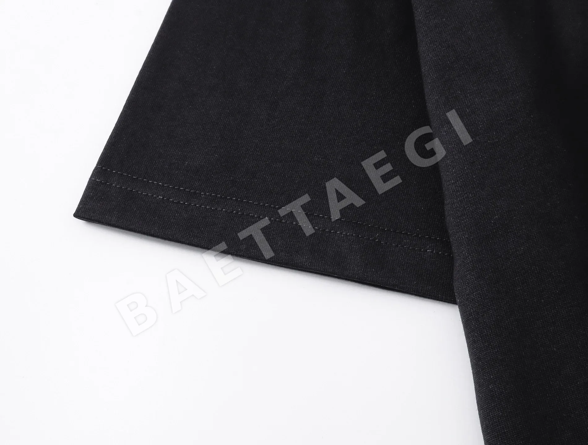구찌 로봇 배지 프린트 크루넥 반팔 티셔츠 상세 이미지 7