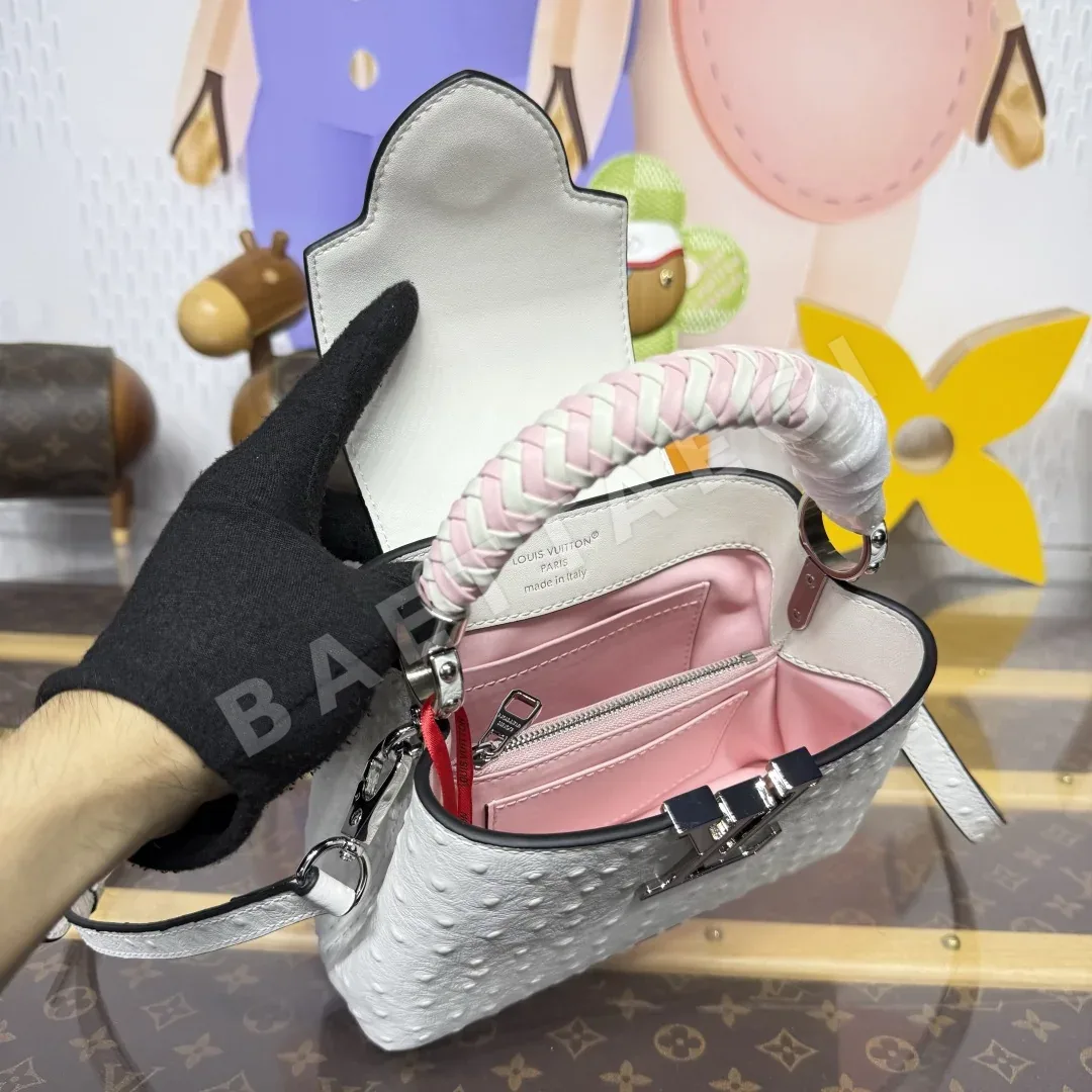 루이비통 카퓌신 화이트 타조 가죽 핸드백 M48865 상세 이미지 9