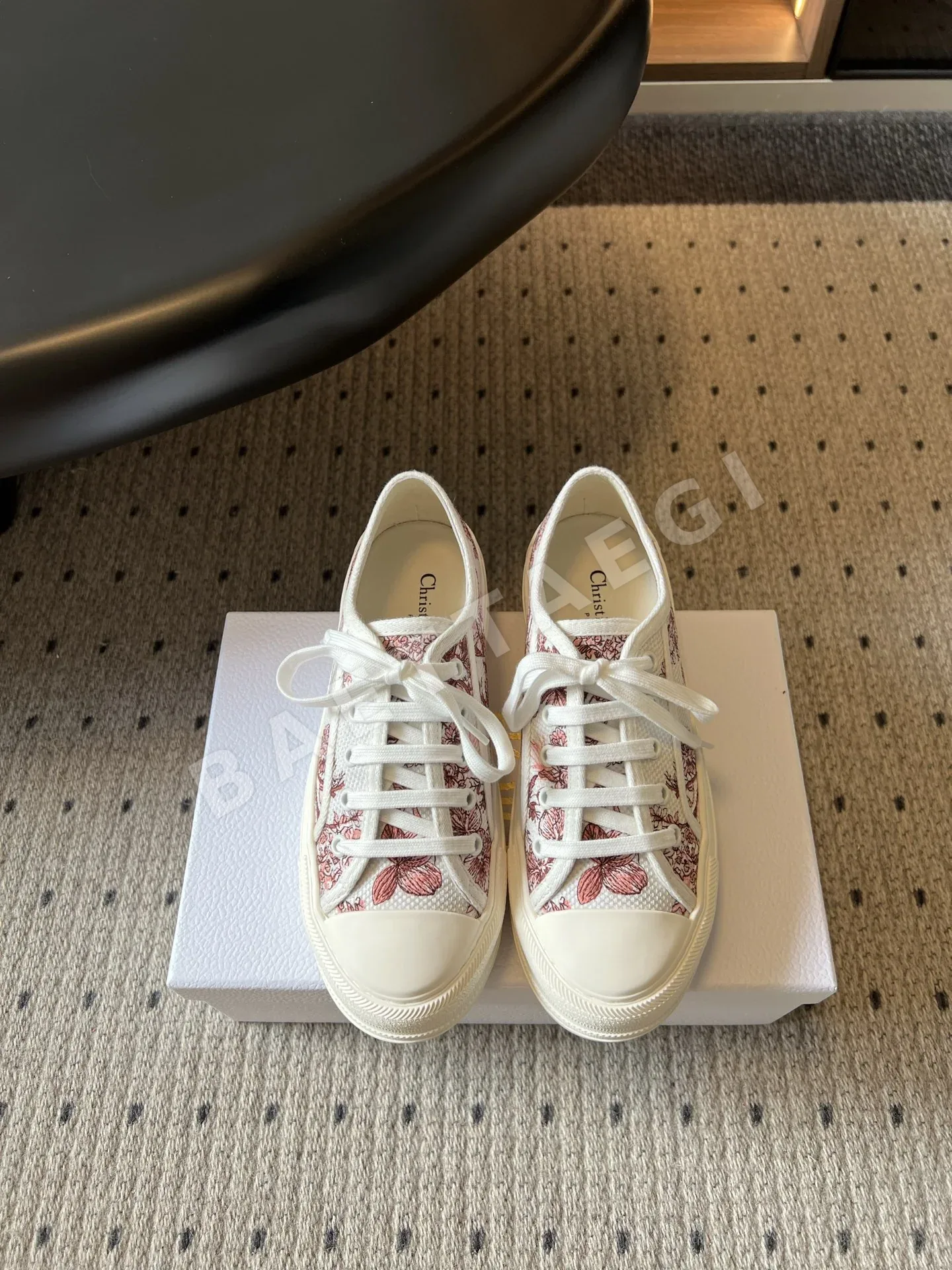 디올 모노그램 자수 캔버스 신발 112832