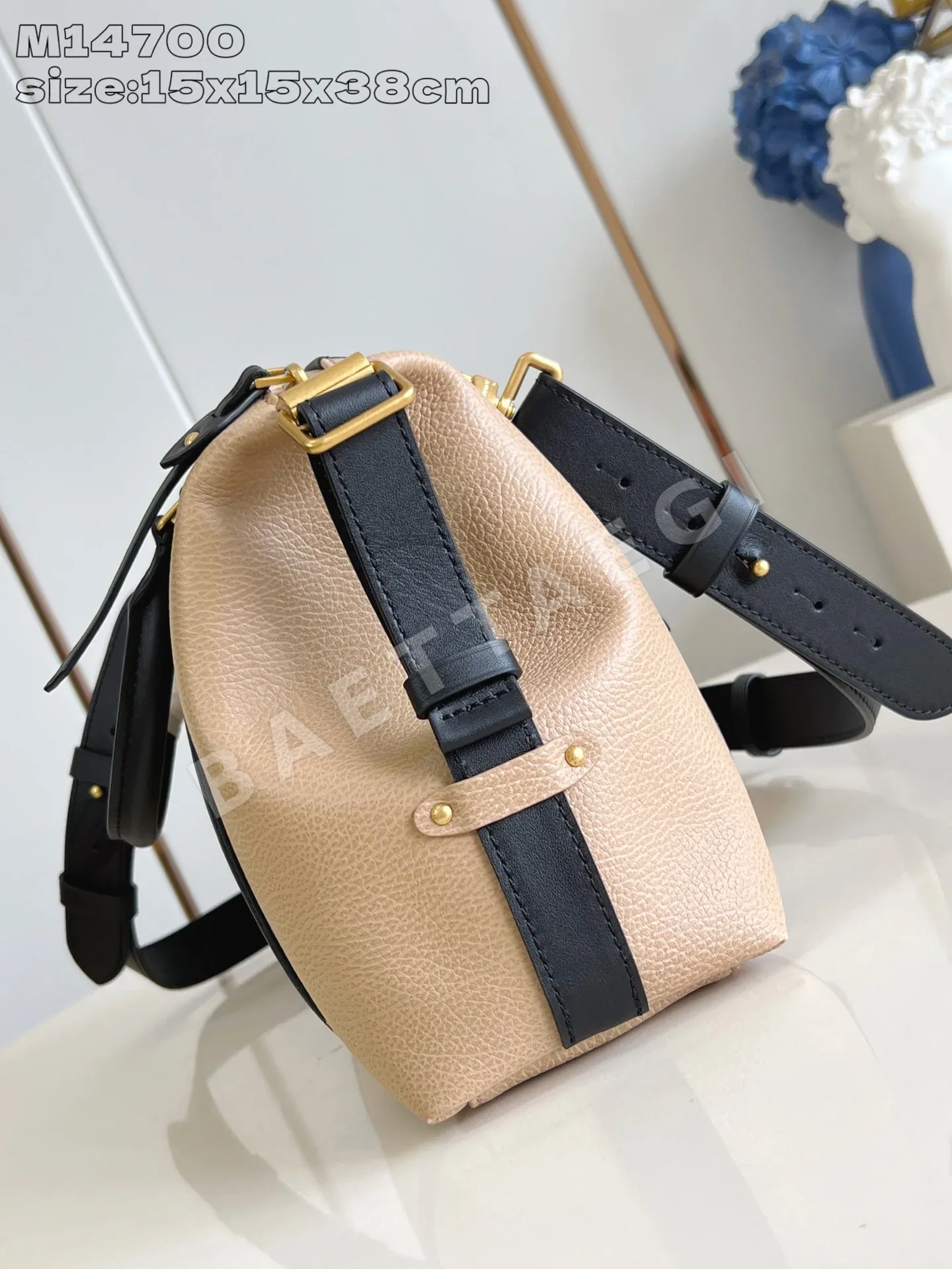루이비통 LV 바이커 미디엄 핸드백 M14700 상세 이미지 3