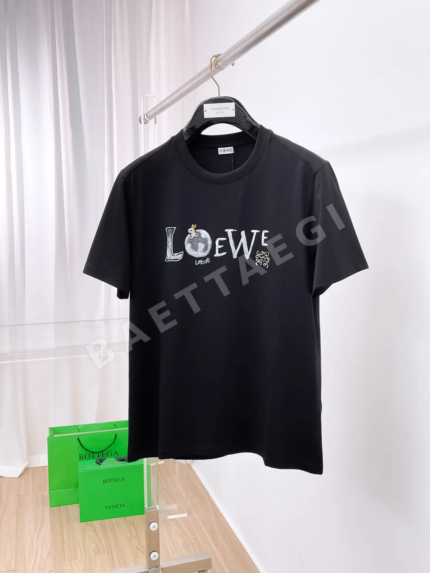 로에베 크루넥 반팔 티셔츠 135537