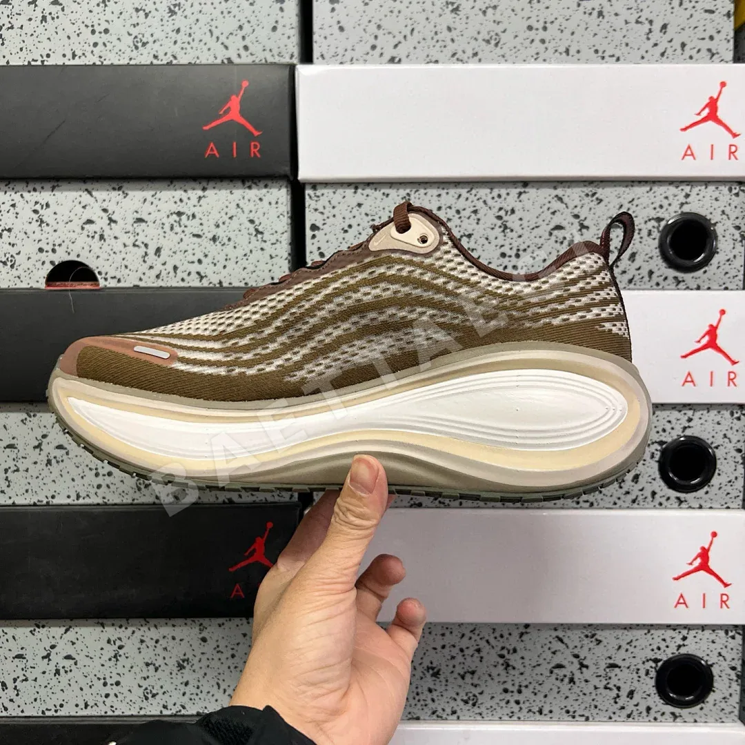 나이키 [XY] 보메로 플러스 IQ4482-001 201247 Nike Vomero Plus Caldera Brown Dark Field 상세 이미지 9