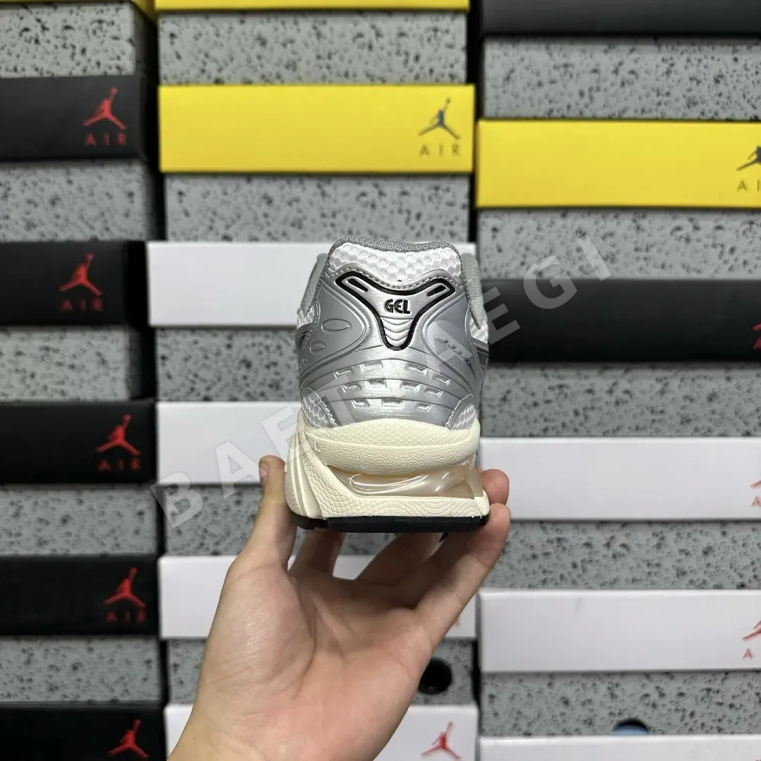 아식스 [LZ] 젤 카야노 14 1201A457-101 200568 Asics Gel-Kayano 14 JJJJound Silver Black 상세 이미지 10