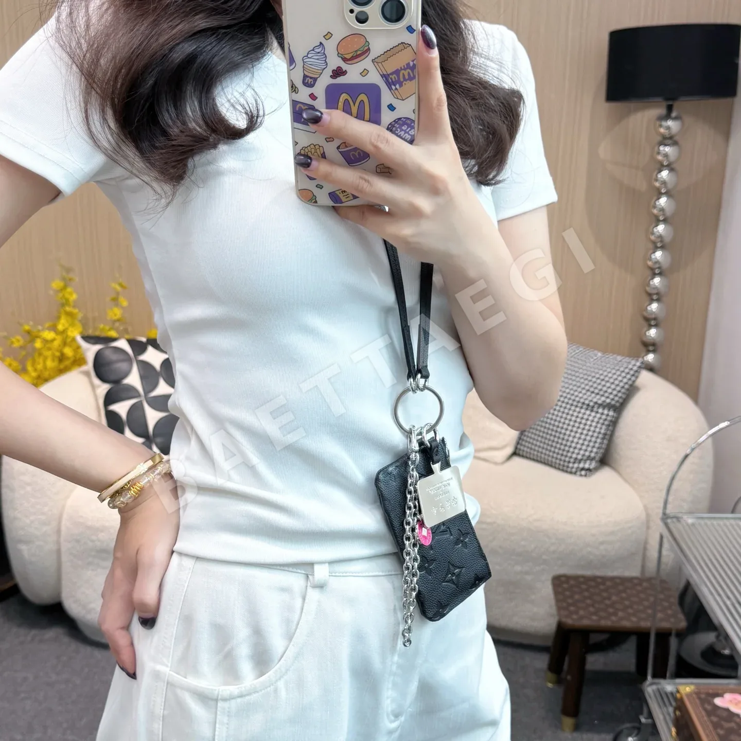 루이비통 무지개빛 모노그램 스마트폰 스트랩 키링 상세 이미지 4