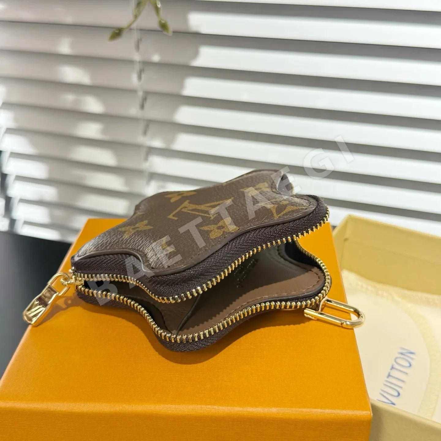 루이비통 오각별 스타 코인 퍼스 키링 상세 이미지 8