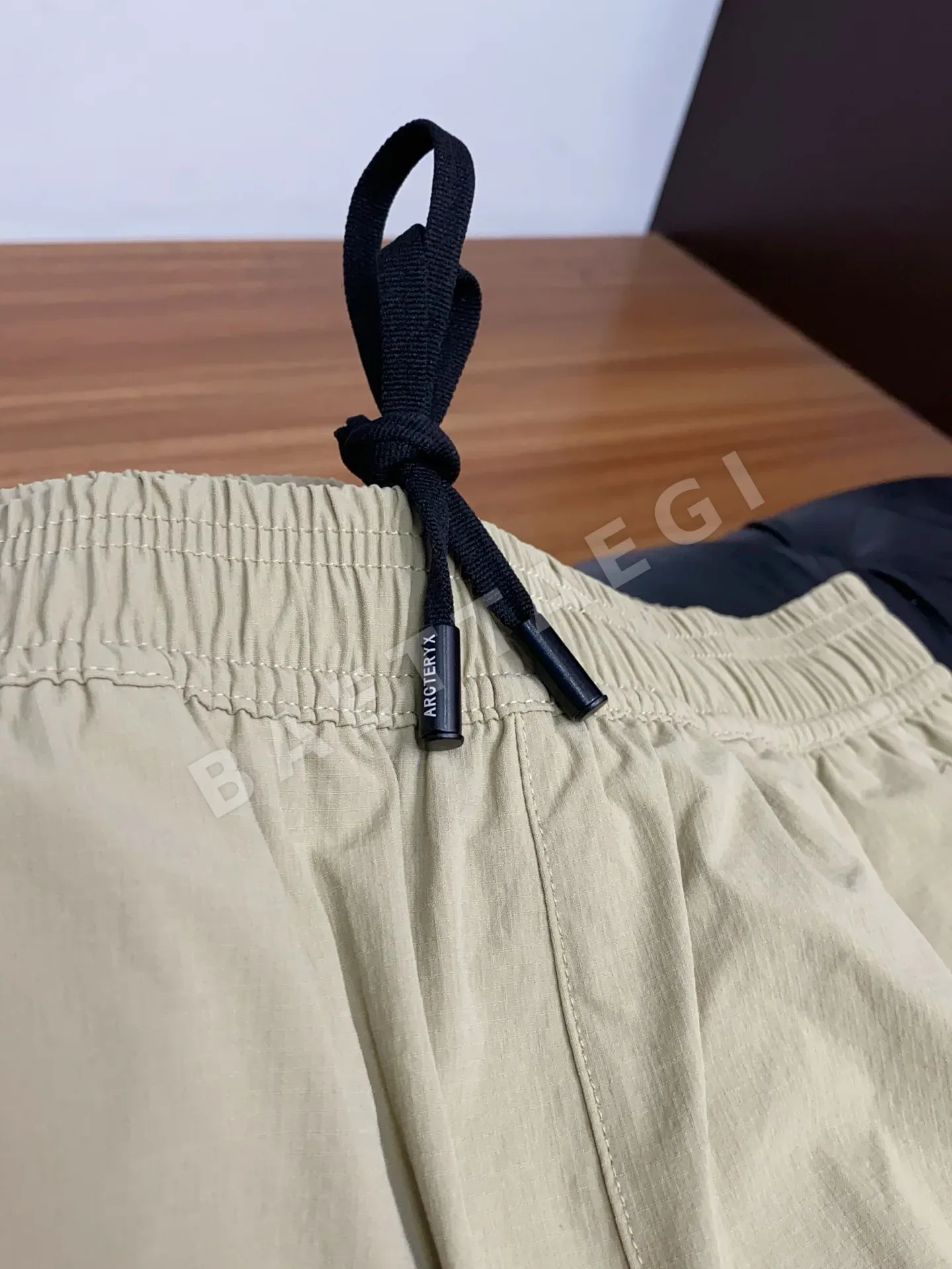 아크테릭스 남성 오리지널 핏 반바지 상세 이미지 6