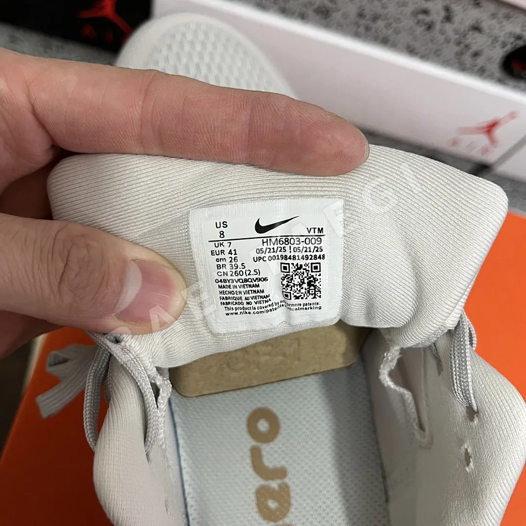 나이키 줌 보메로 18 HM6803-009 201113 Nike Zoom Vomero 18 상세 이미지 3