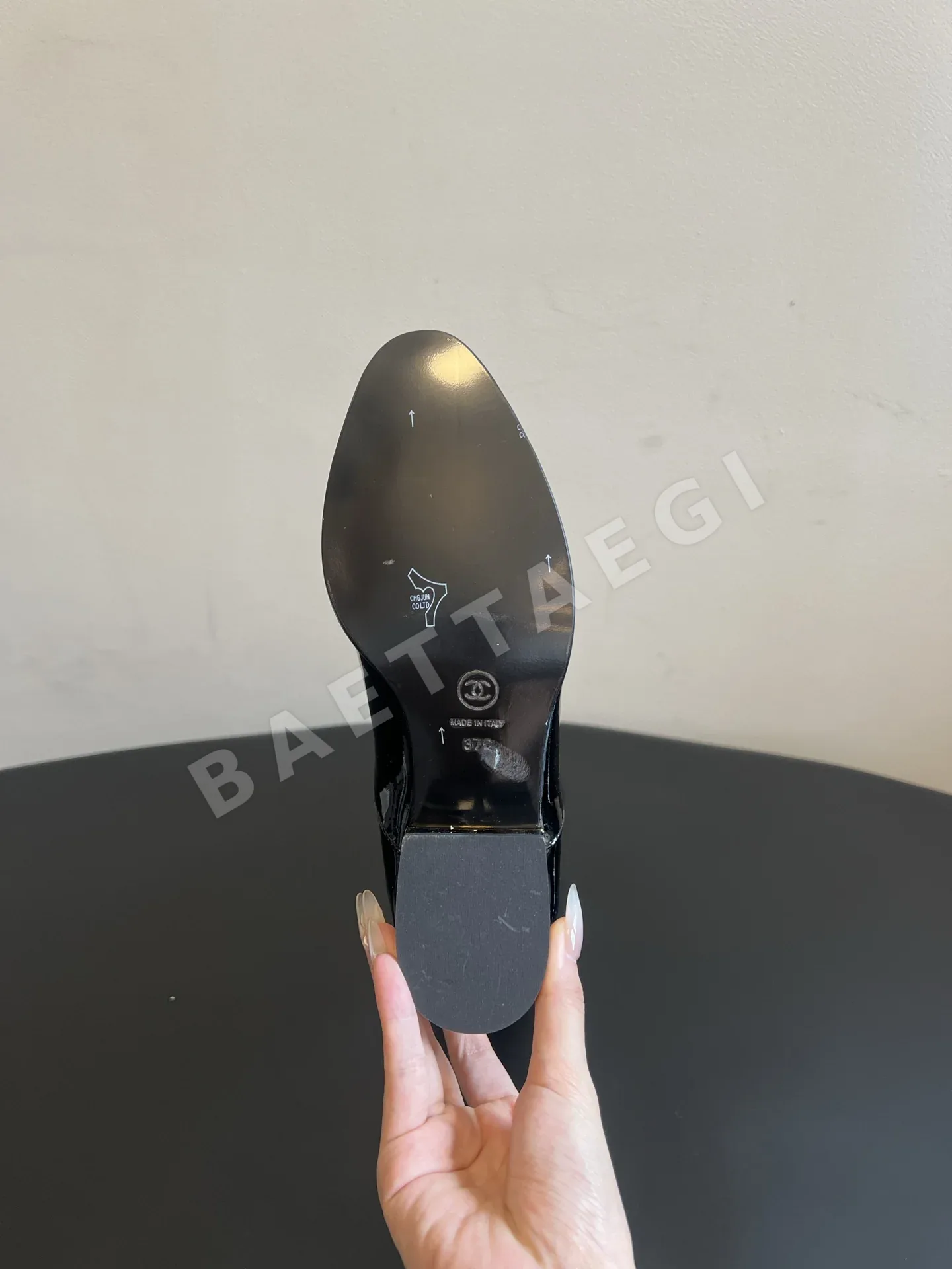 샤넬 부츠 여성 가죽 메탈로고 굽장식 상세 이미지 6
