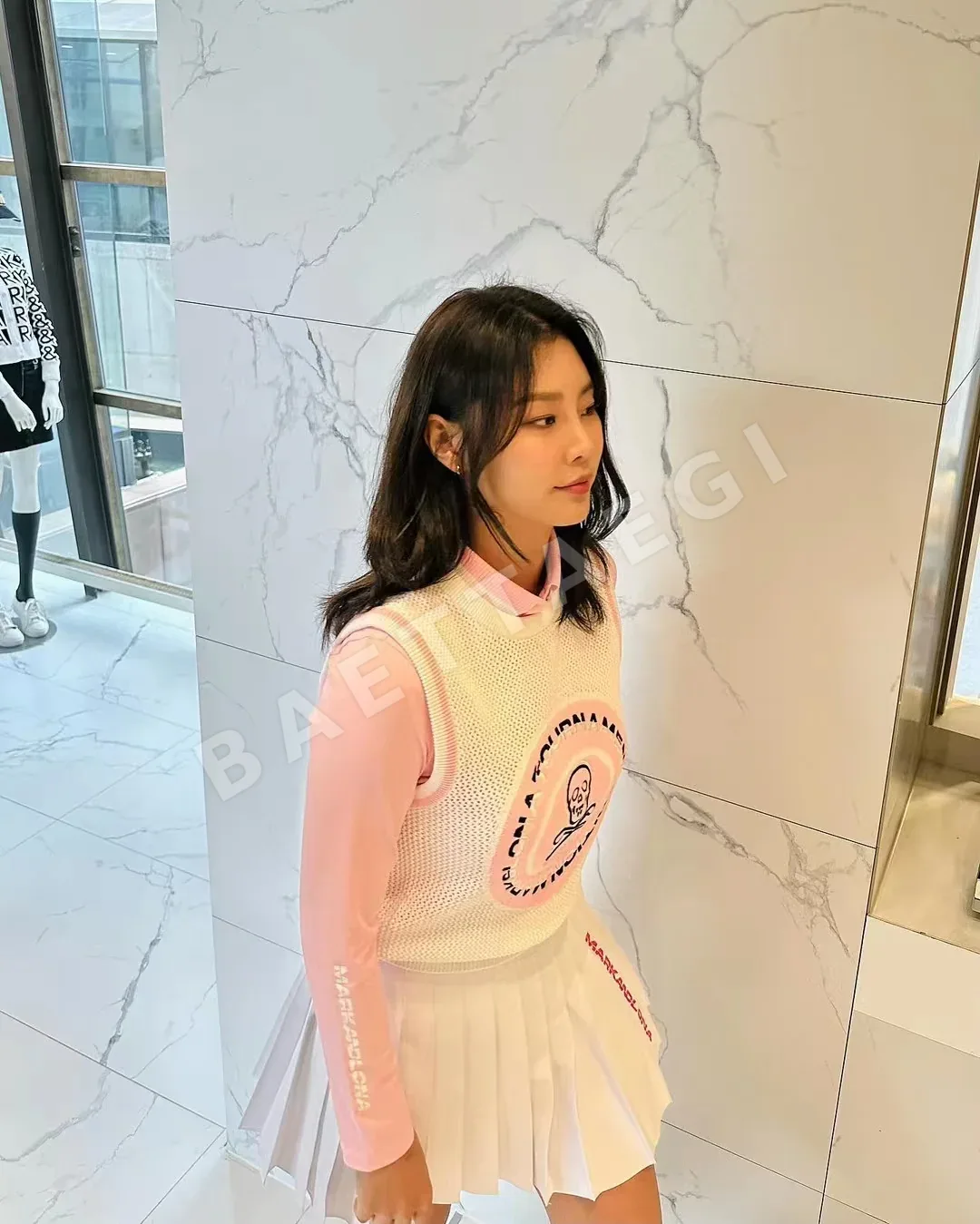 마크앤로나 여성 봄가을 니트 베스트 상세 이미지 2