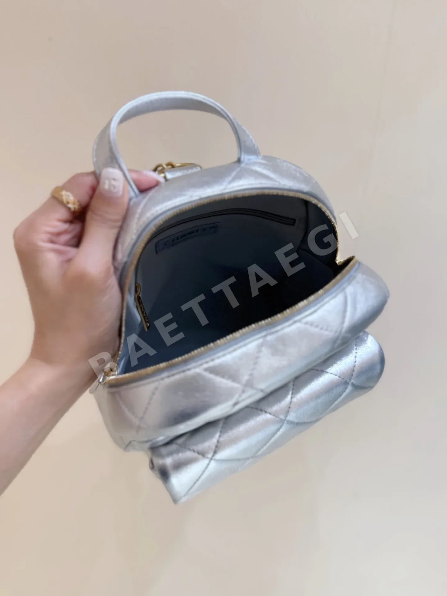 샤넬 블랙 은장 백팩 AS5793 상세 이미지 8