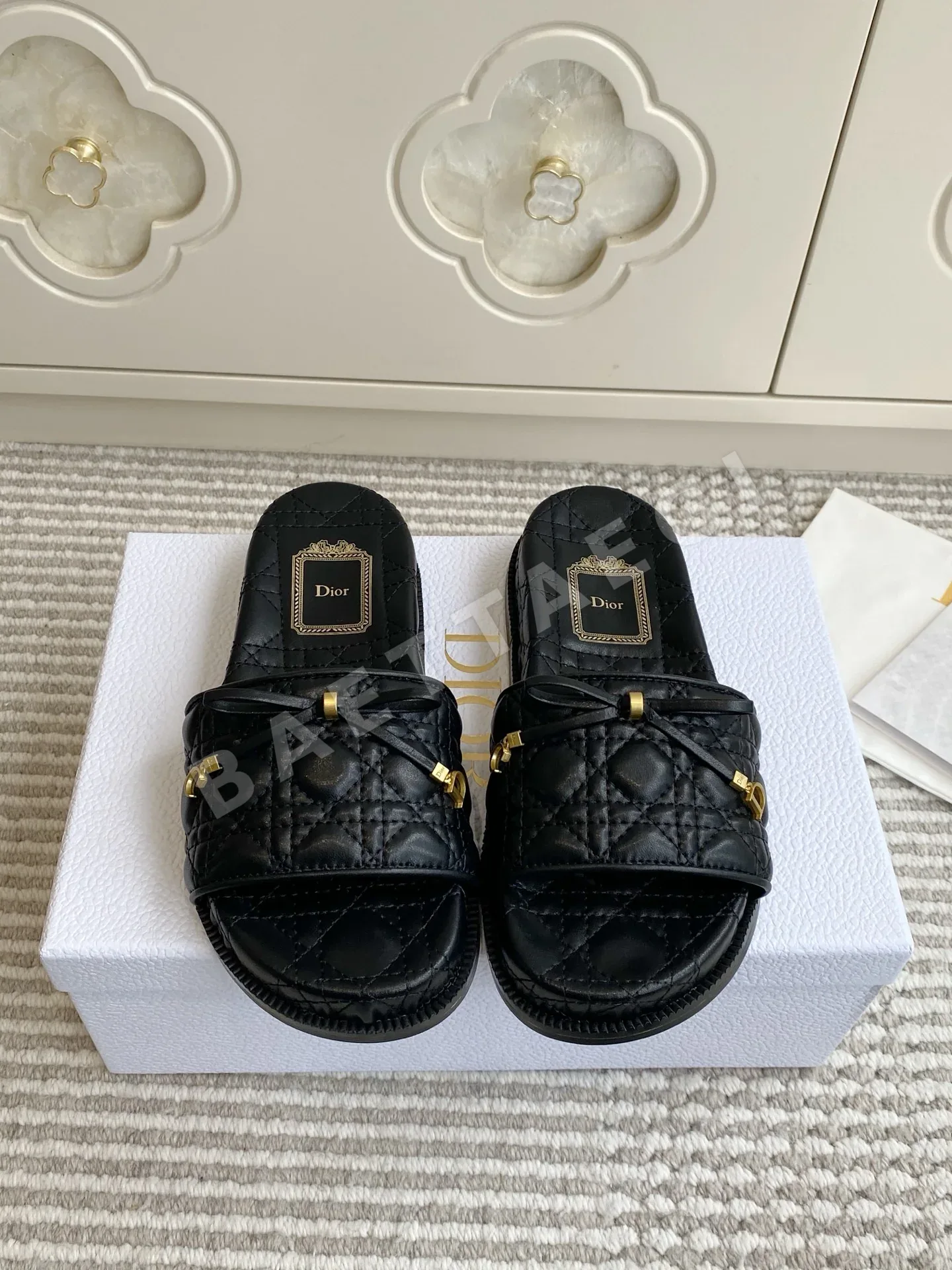 디올 리본 장식 플랫폼 샌들 95031