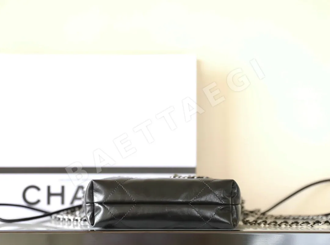 샤넬 22백 미니 블랙 실버 가방 상세 이미지 7