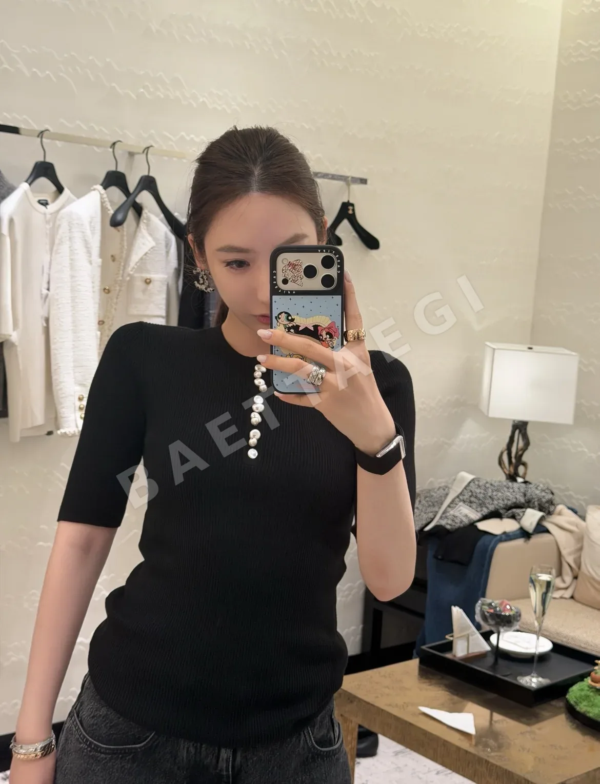 샤넬 라인스톤 버튼 여성 반팔 니트 티셔츠 상세 이미지 4