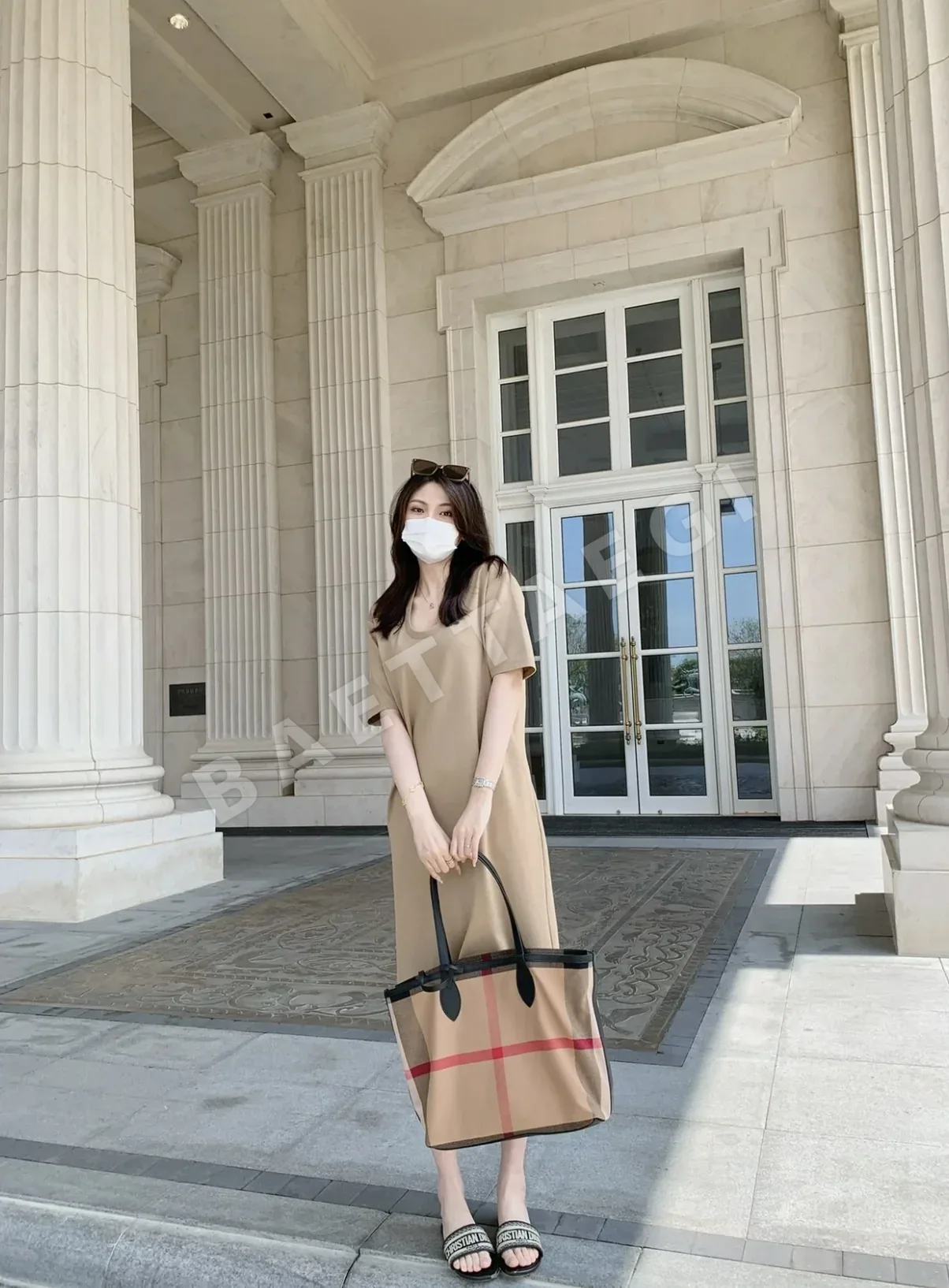 버버리 클래식 삼베 토트백 상세 이미지 3