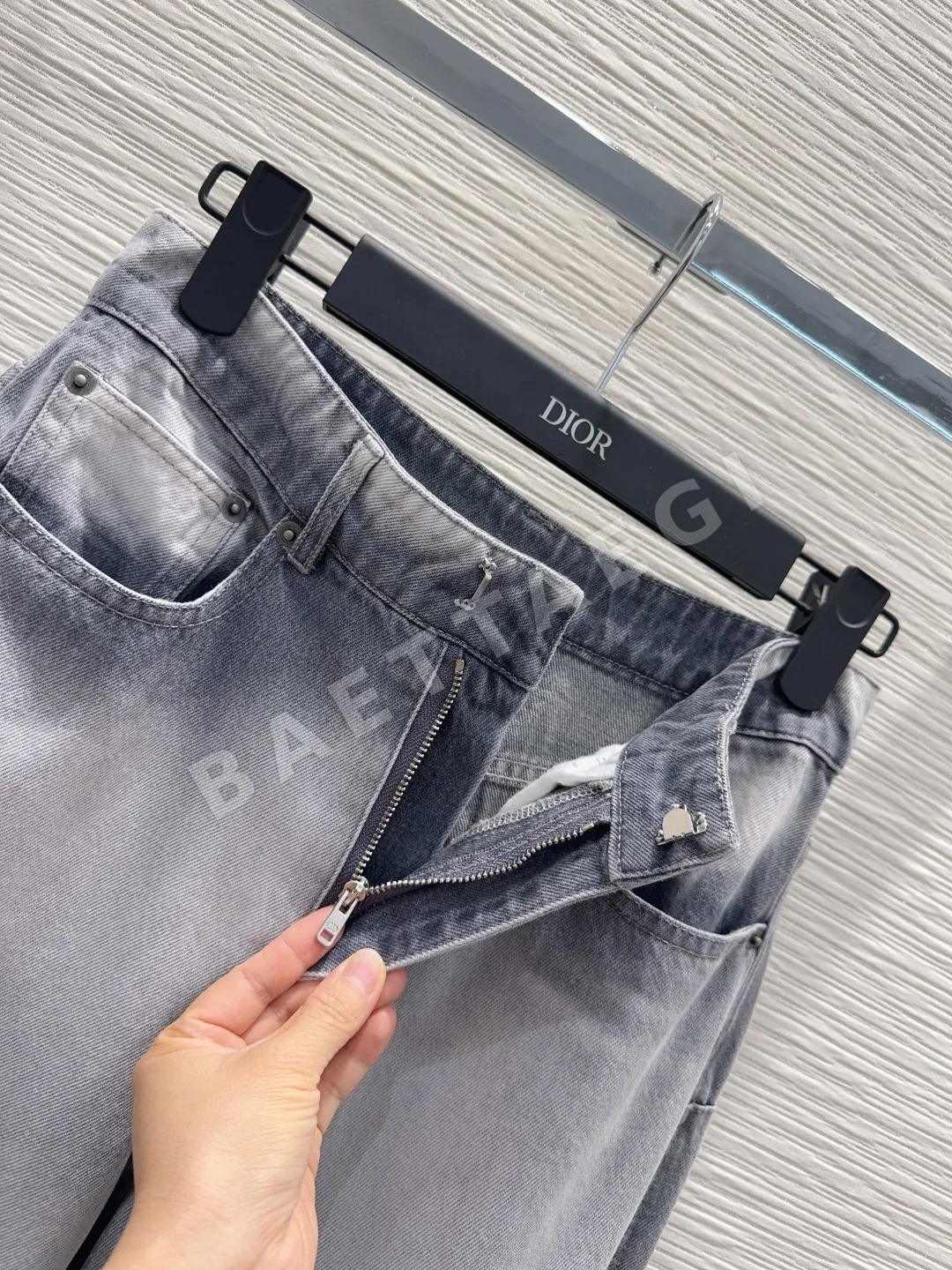 디올 발효 워시드 데님 여성 바지 상세 이미지 4