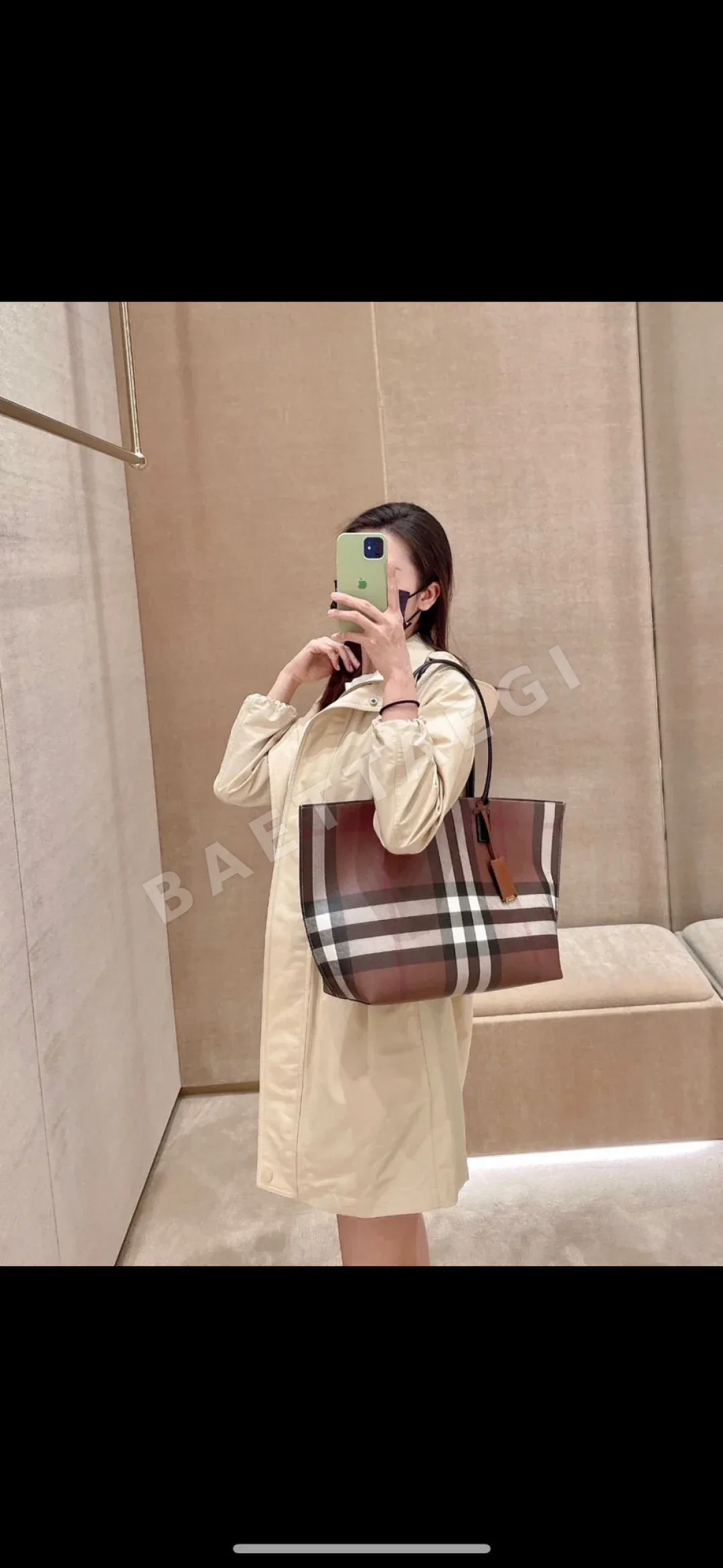 버버리 방수 자작나무 껍질 원단 브라운 가죽 가방 상세 이미지 7
