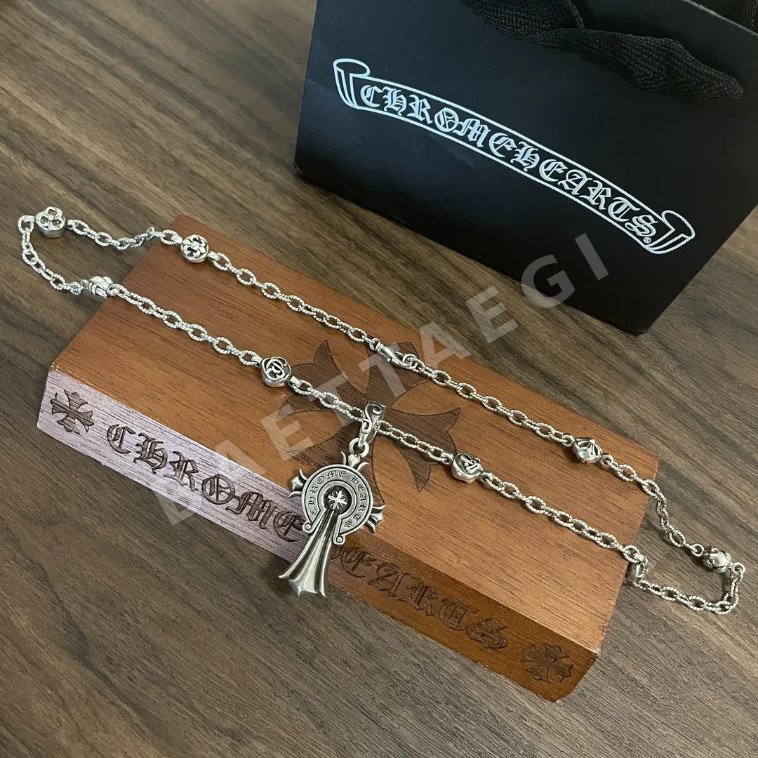 크롬하츠 클래식 레트로 배지 펜던트 목걸이 상세 이미지 7