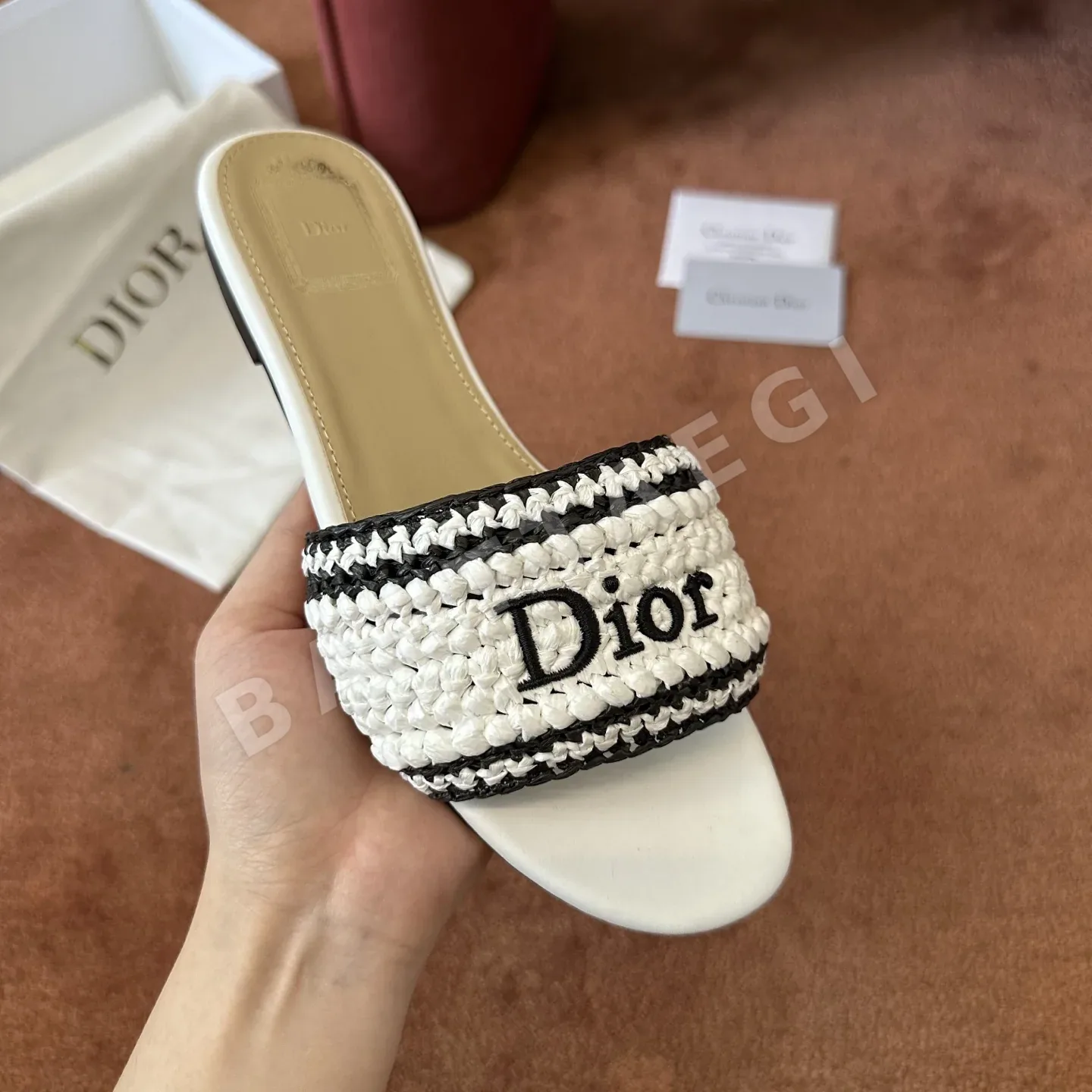 디올 디웨이 뮬 캔버스 로고 컴퓨터 자수 상세 이미지 3