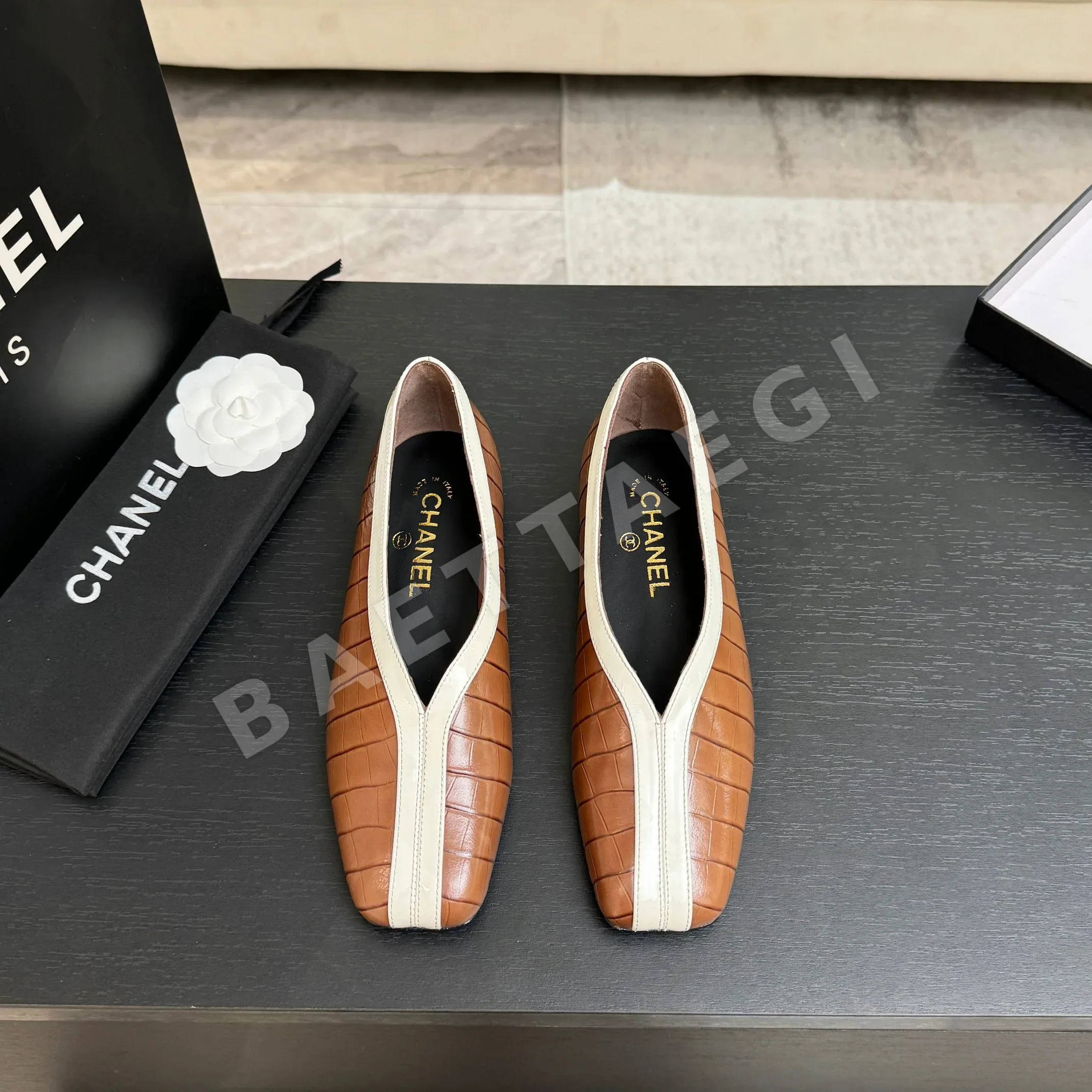 샤넬 26C 더블 C 컬러블럭 플랫슈즈 98445