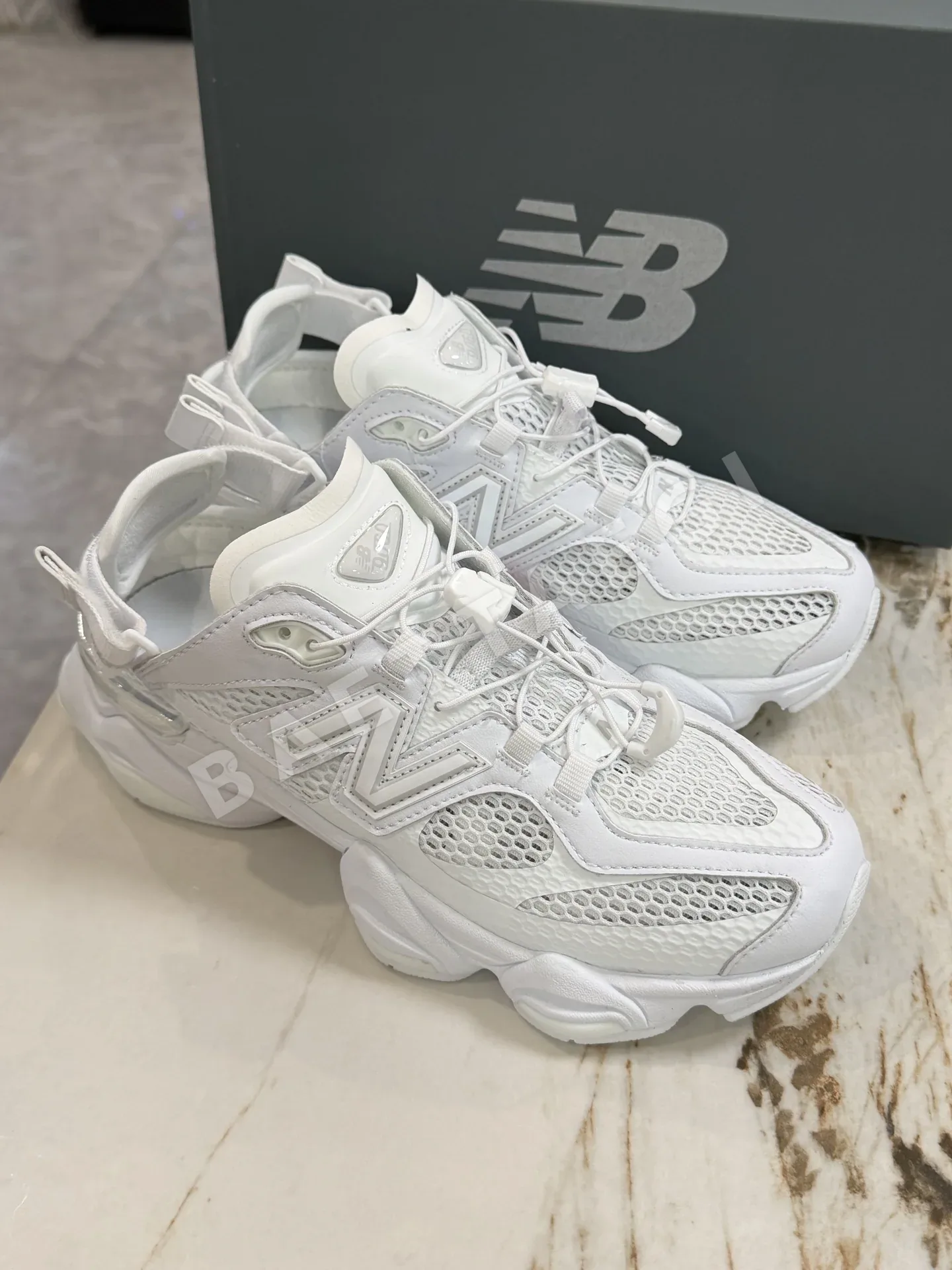 뉴발란스 NB9060 뮬 샌들 99620