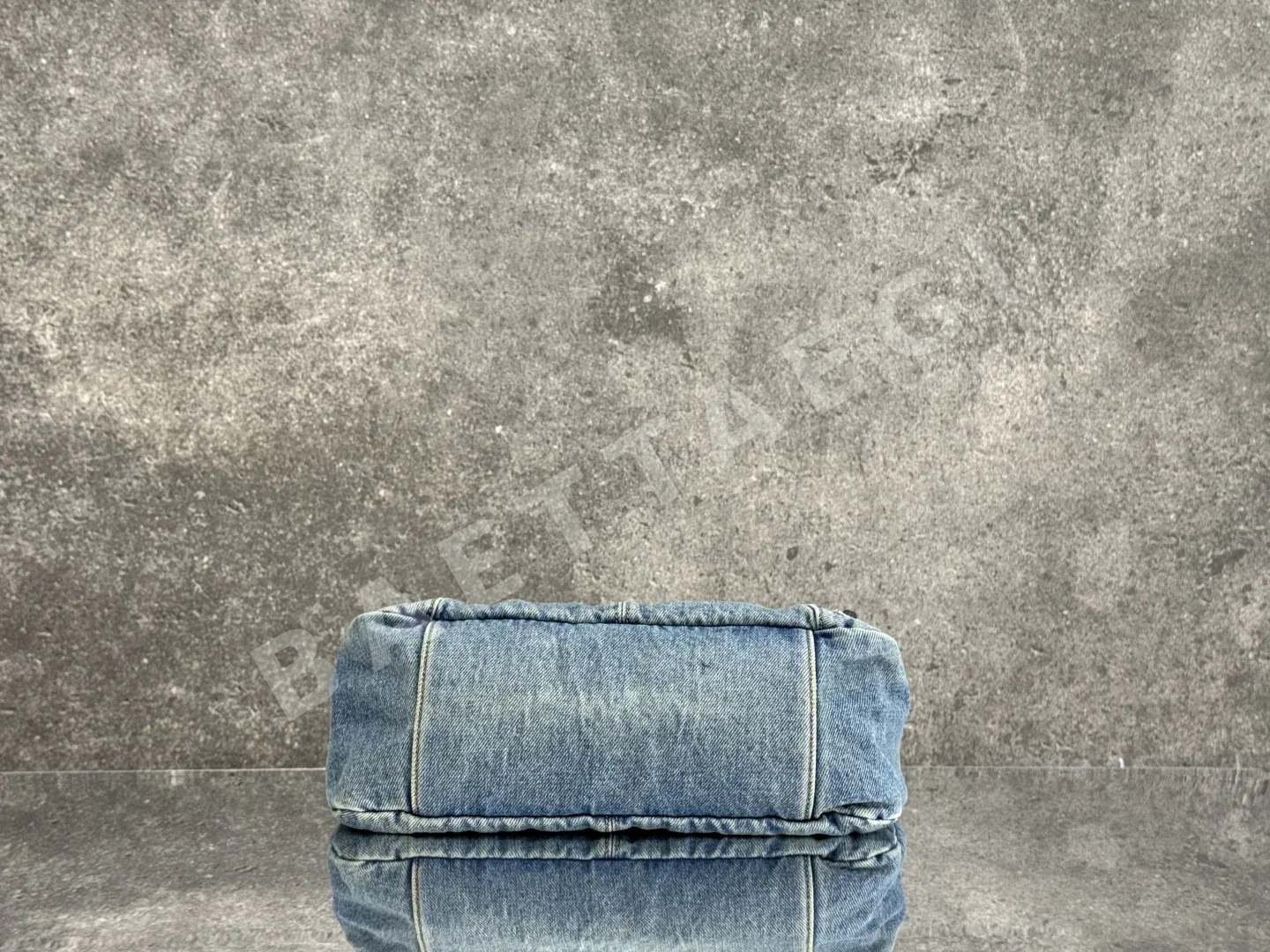 발렌시아가 워시드 데님 시티 모토크로스 바디백 상세 이미지 4