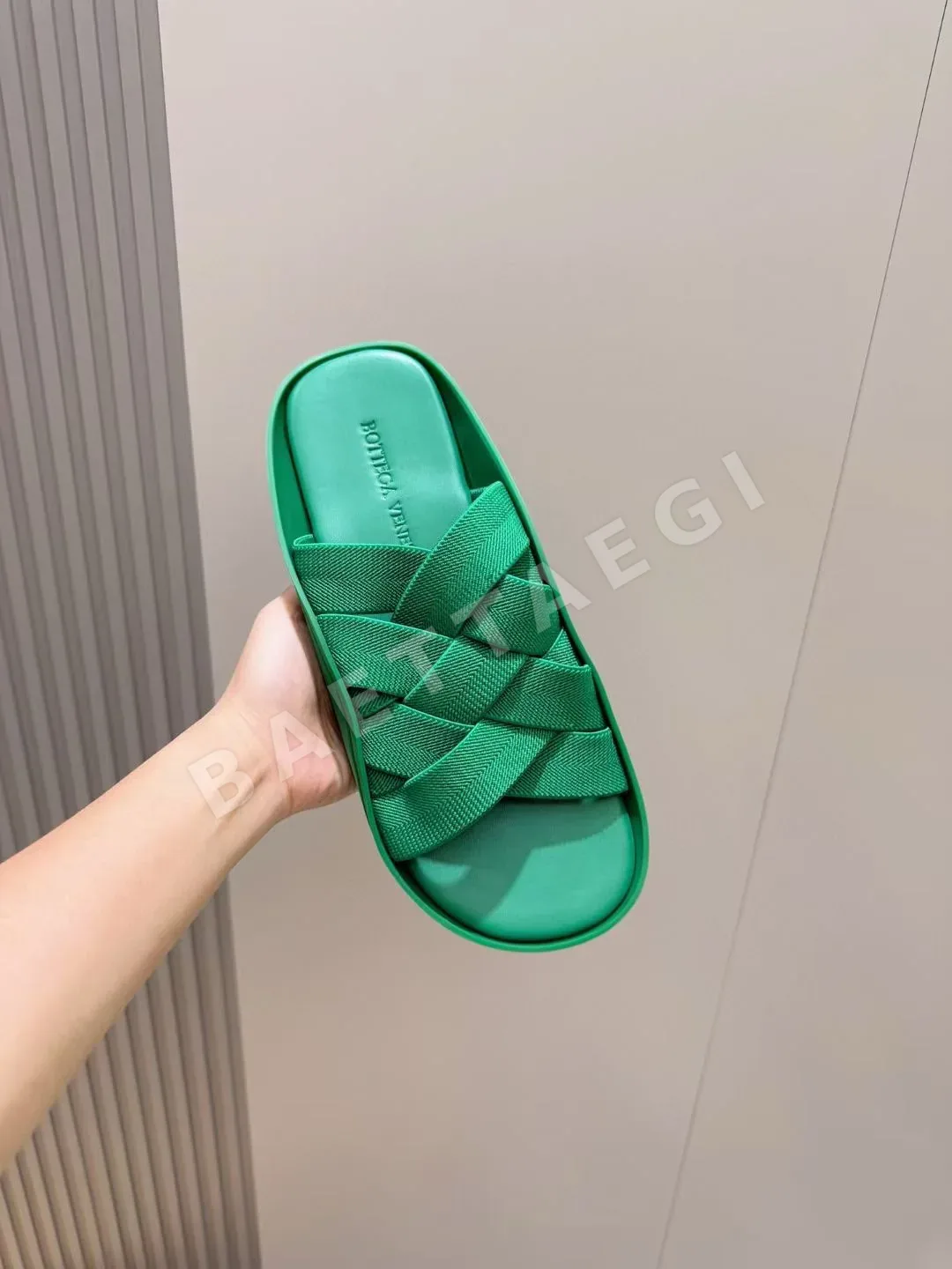 보테가베네타 웨이브 인트레차토 뮬 샌들 상세 이미지 6