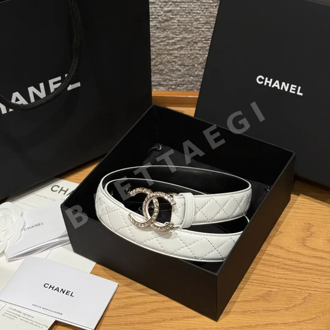 샤넬 더블 C 메탈 로고 램스킨 벨트 173907