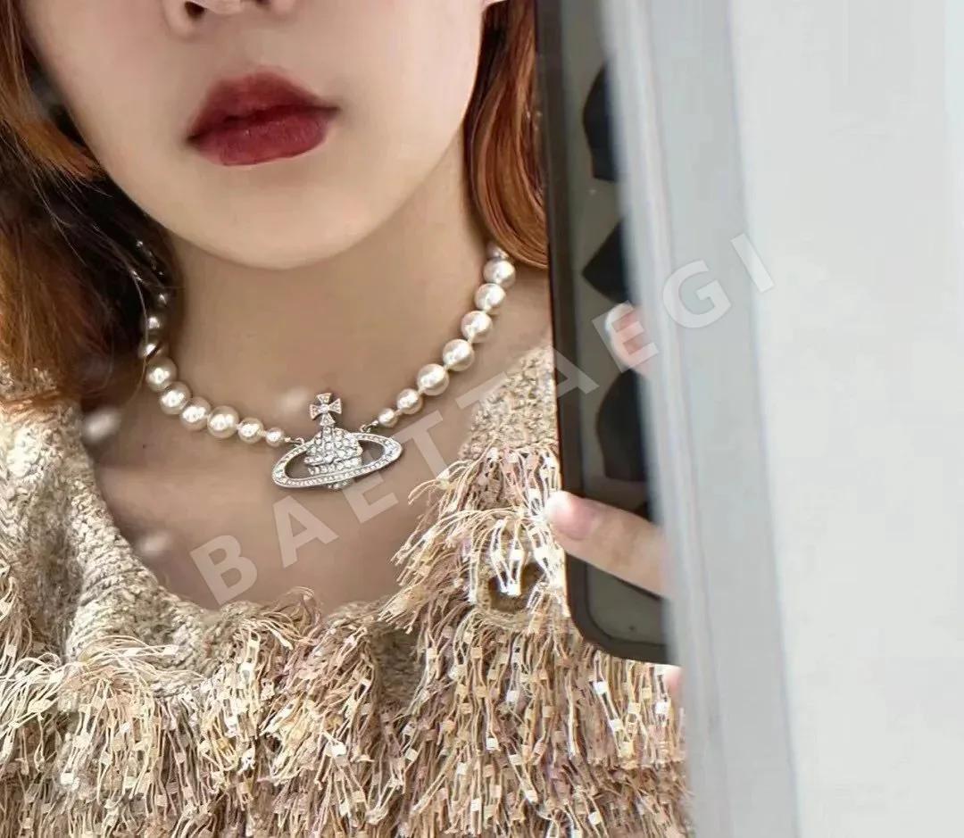 비비안웨스트우드 시크한 디자인 장식 목걸이 상세 이미지 5