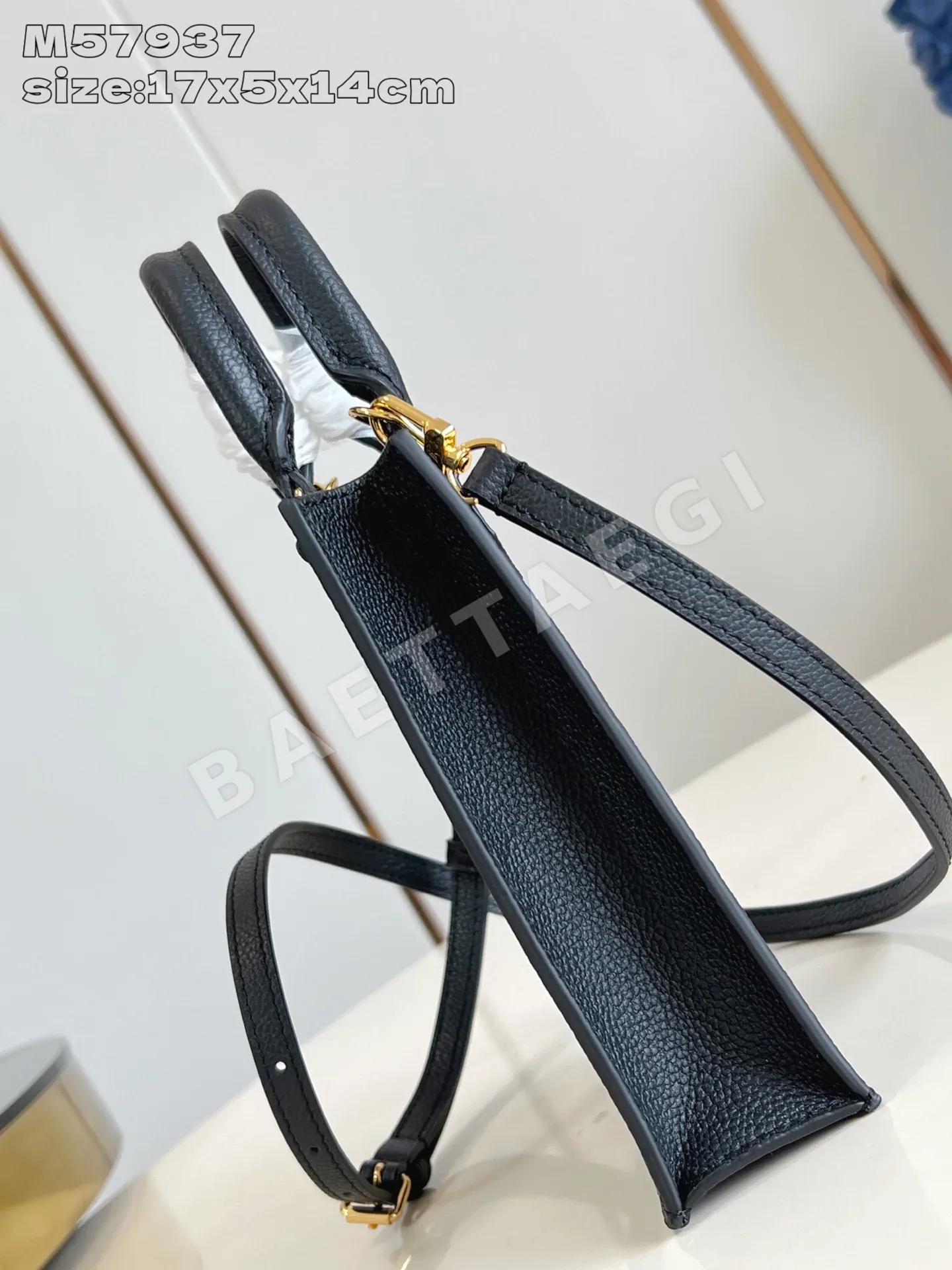 루이비통 쁘띠삭 플랫 모노그램 핸드백 M57937 상세 이미지 3