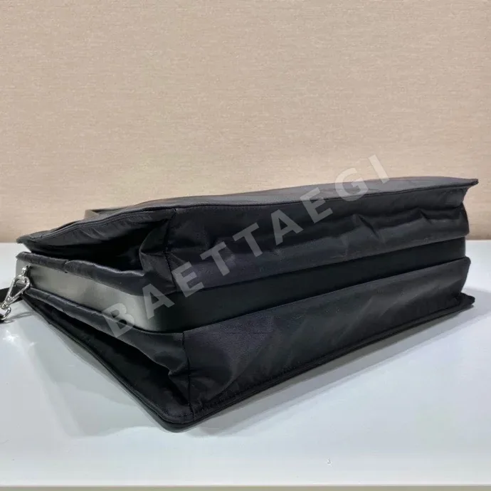 프라다 Re-Nylon 가죽 토트백 2VG076 상세 이미지 7