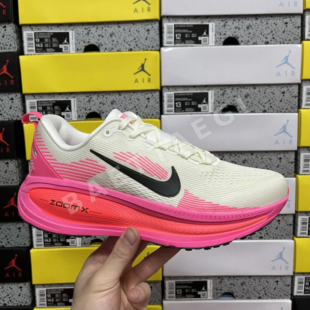 나이키 줌 보메로 18 IB7315-100 201101 Nike Zoom Vomero 18