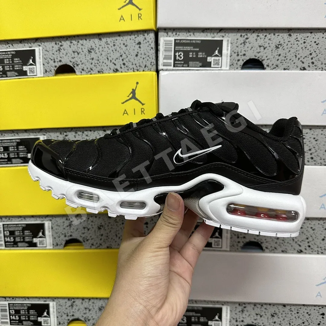 나이키 [DF] 에어 맥스 플러스 DM2362-001 201065 Nike Air Max Plus Black White 상세 이미지 5
