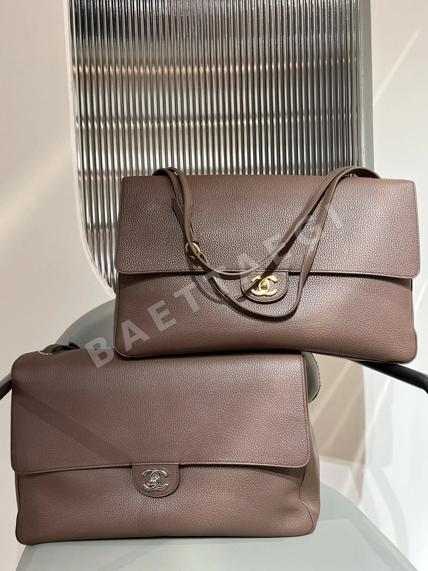 샤넬 지존 맥시 플랩 백(Grained Calfskin, AS6233 상세 이미지 3